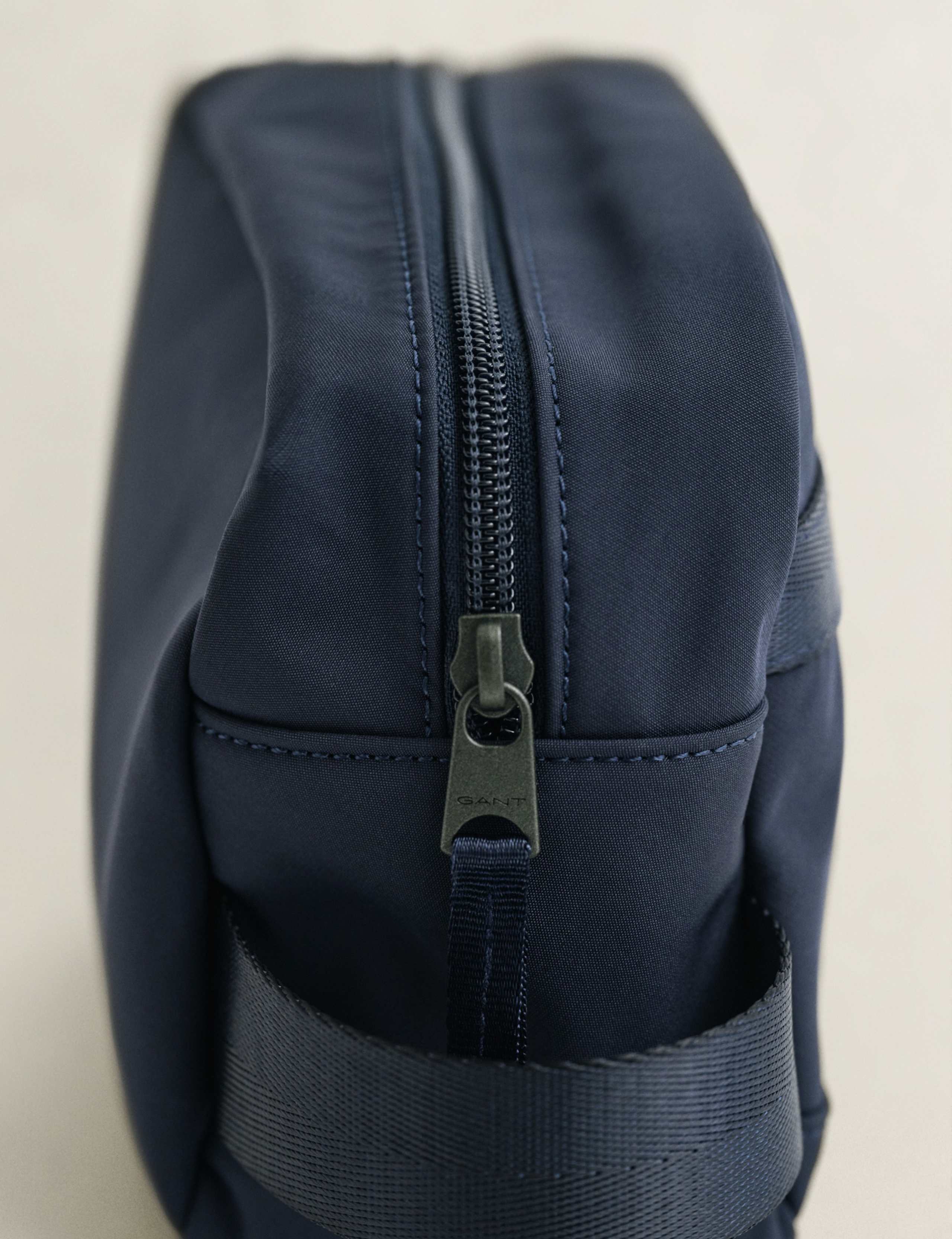 GANT Logo washbag (British brand)