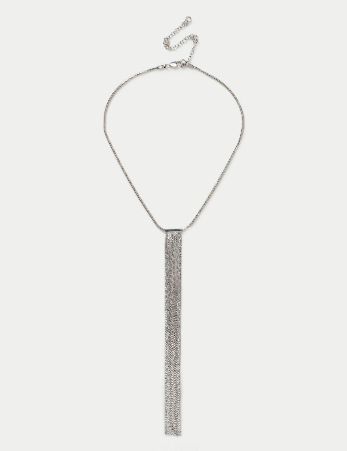 Long fringe necklace with brass and iron clasp, UK version