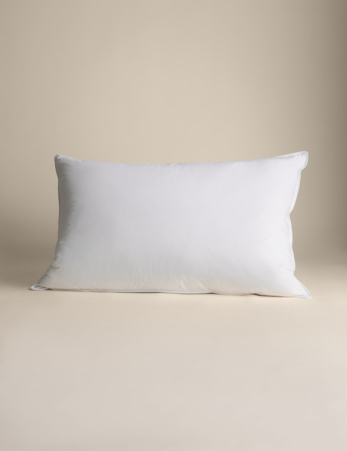 White duck down medium pillow 48x74 cm, imported from the UK