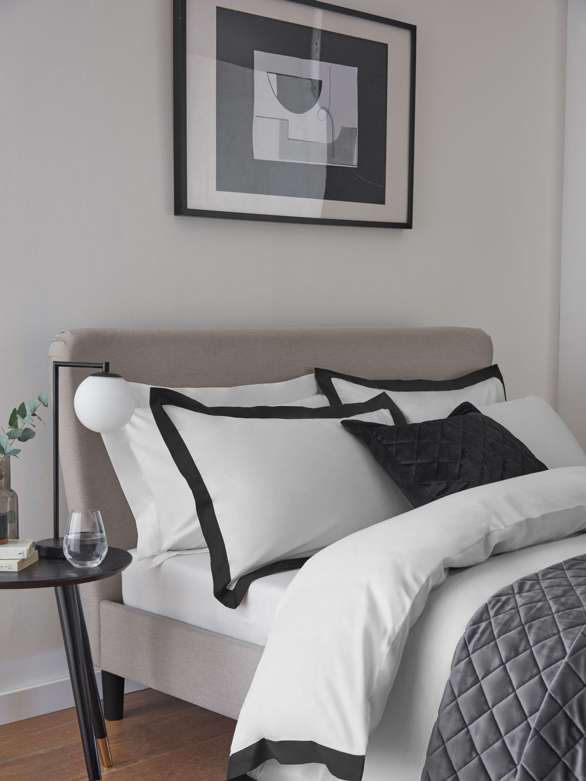 White/Black Cotton Rich Oxford Duvet Cover and Pillowcase Set