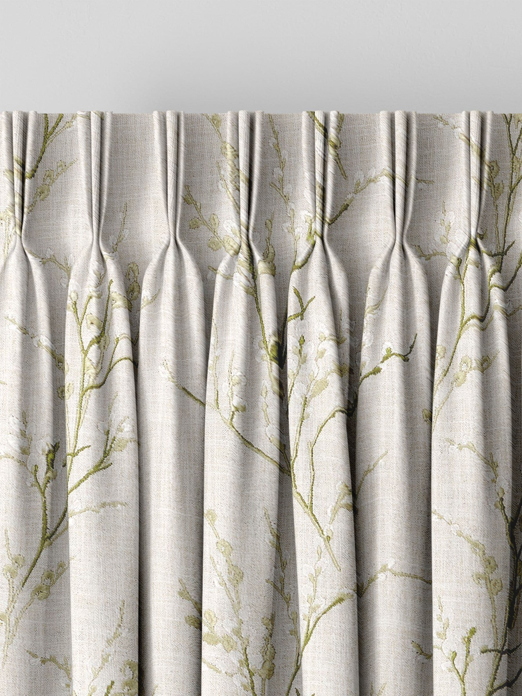 Laura Ashley grønne Pussy Willow broderte gardiner, importert fra Storbritannia