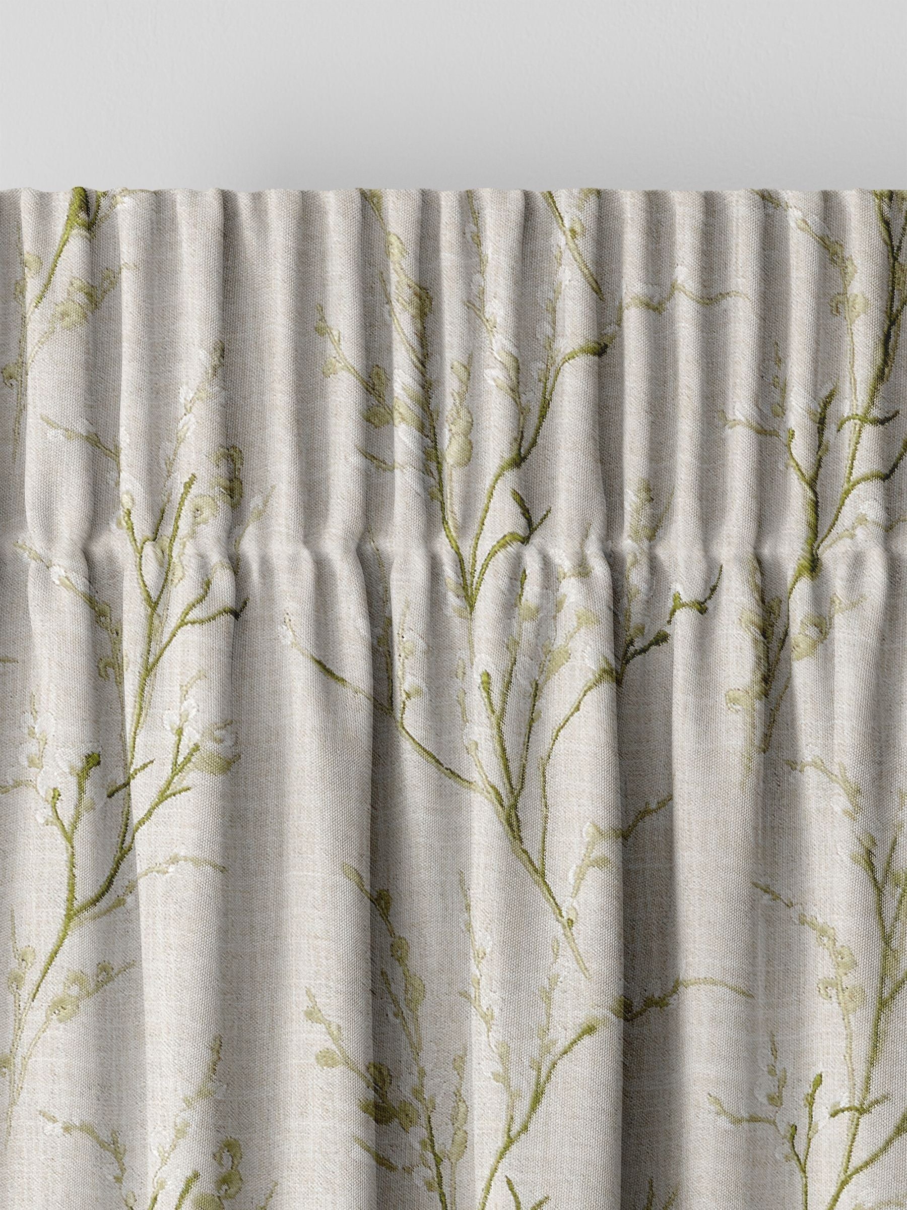Laura Ashley grønne Pussy Willow broderte gardiner, importert fra Storbritannia