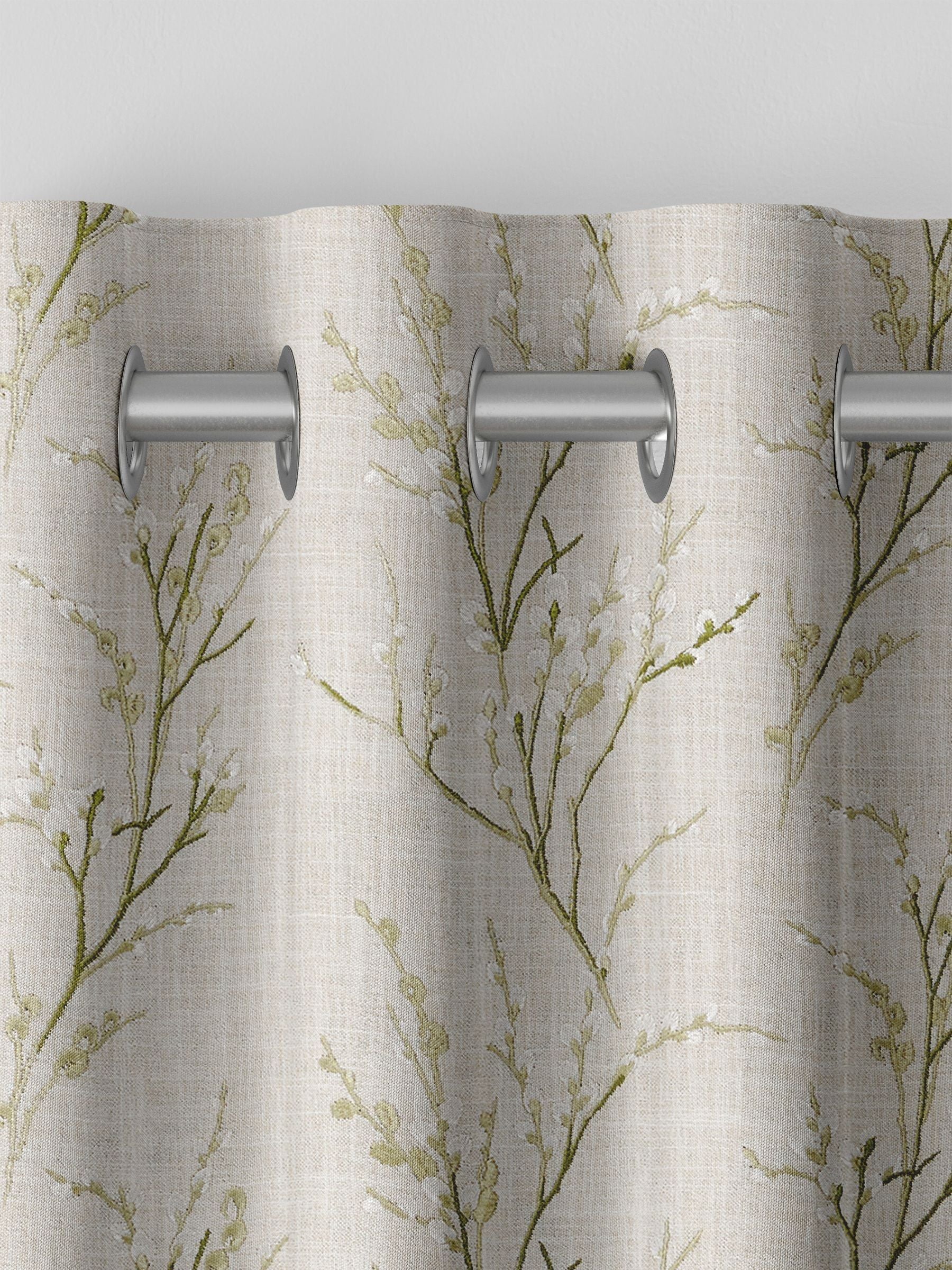 Laura Ashley grønne Pussy Willow broderte gardiner, importert fra Storbritannia
