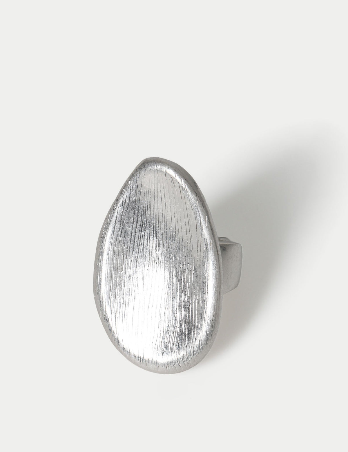 AUTOGRAPH stud earring 44mm metal finish, imported from the UK
