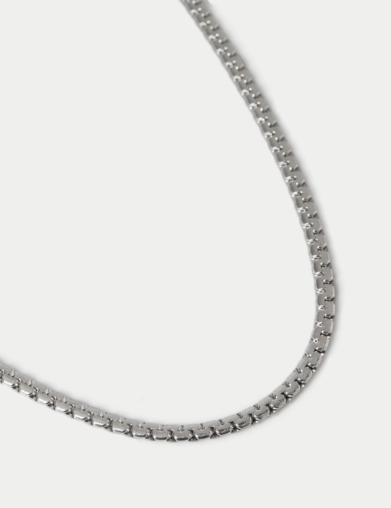 Stainless steel detailed chain necklace (British brand)
