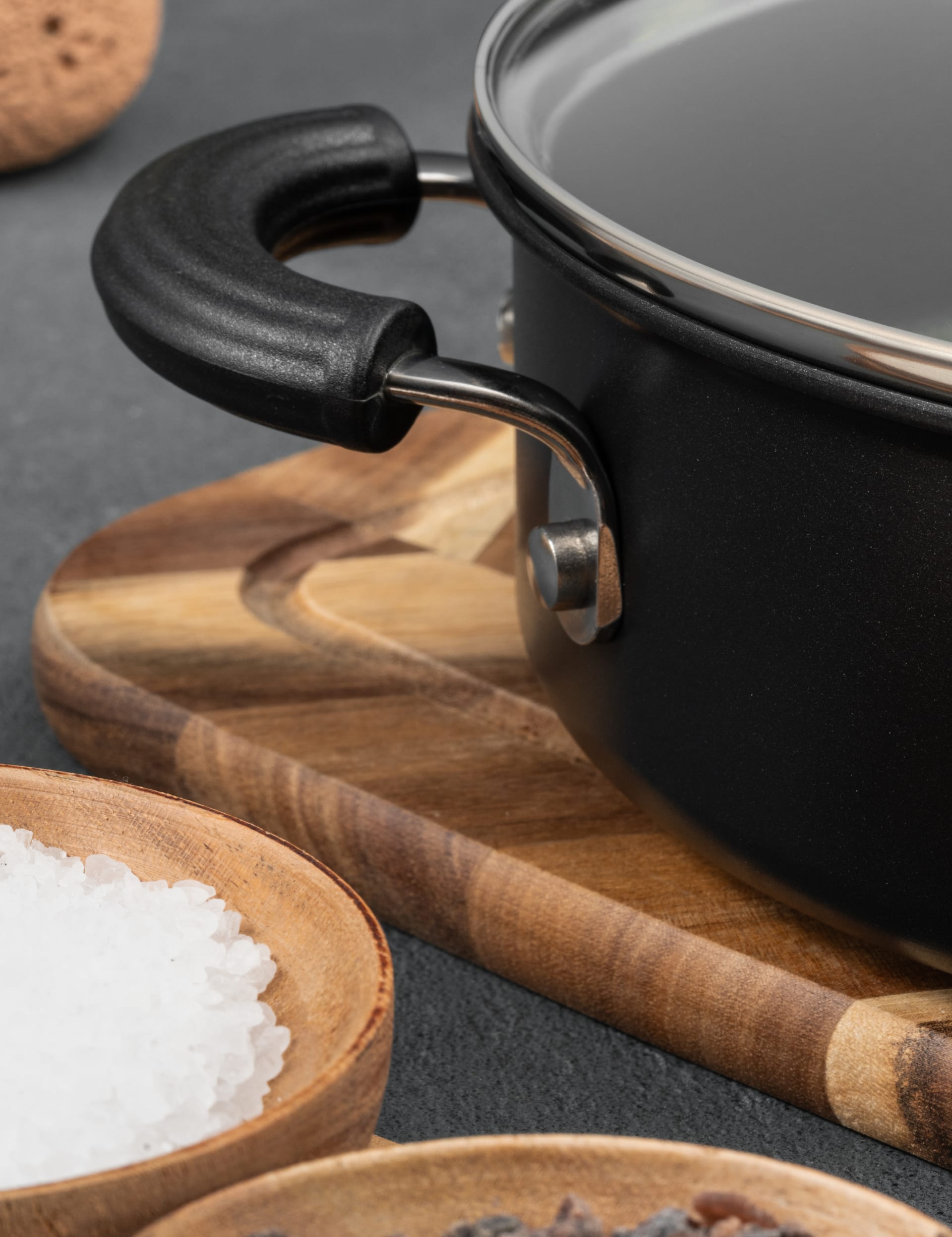 Circulon aluminium casserole dish 24cm - British product
