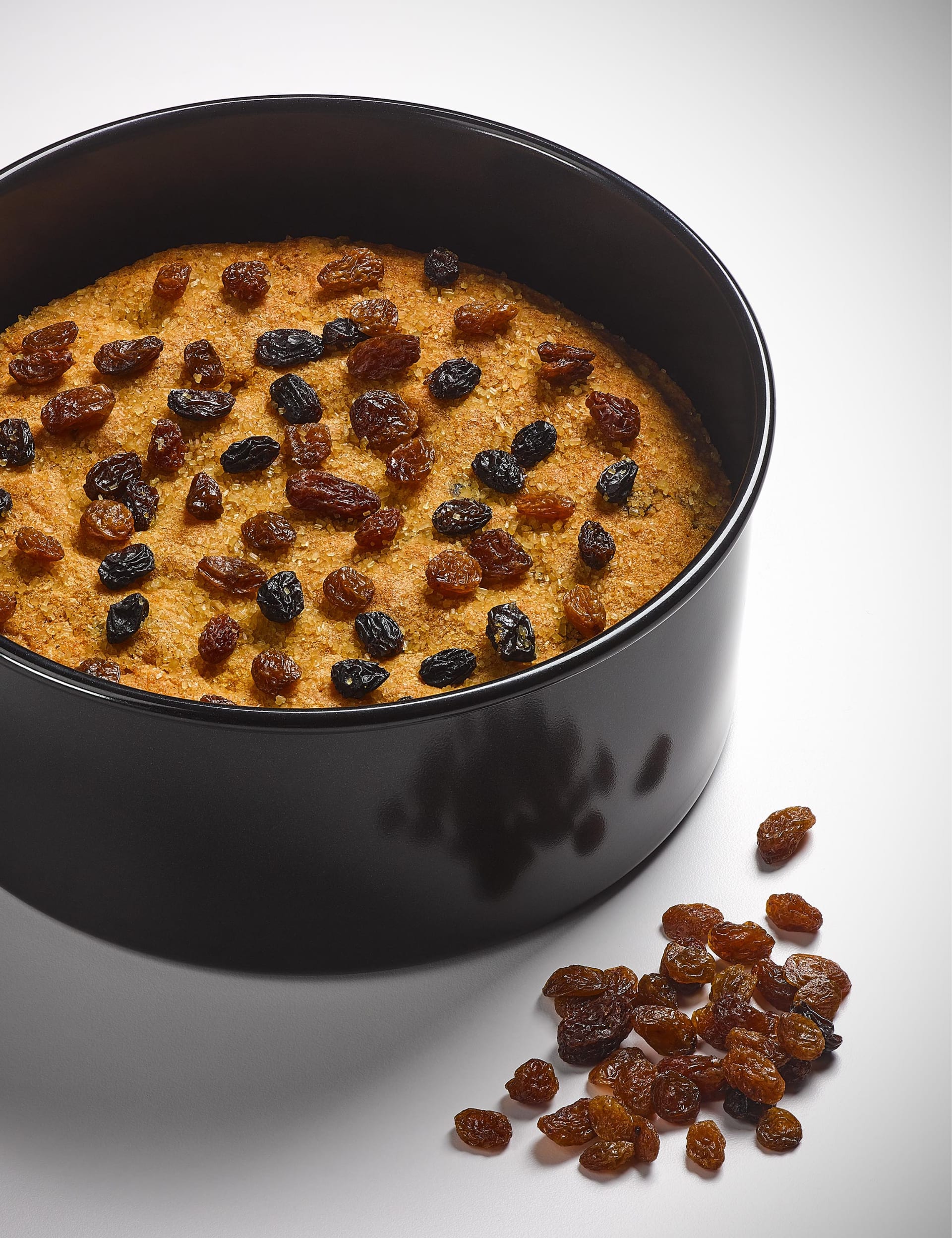 Deep round cake tin 20cm (British brand)