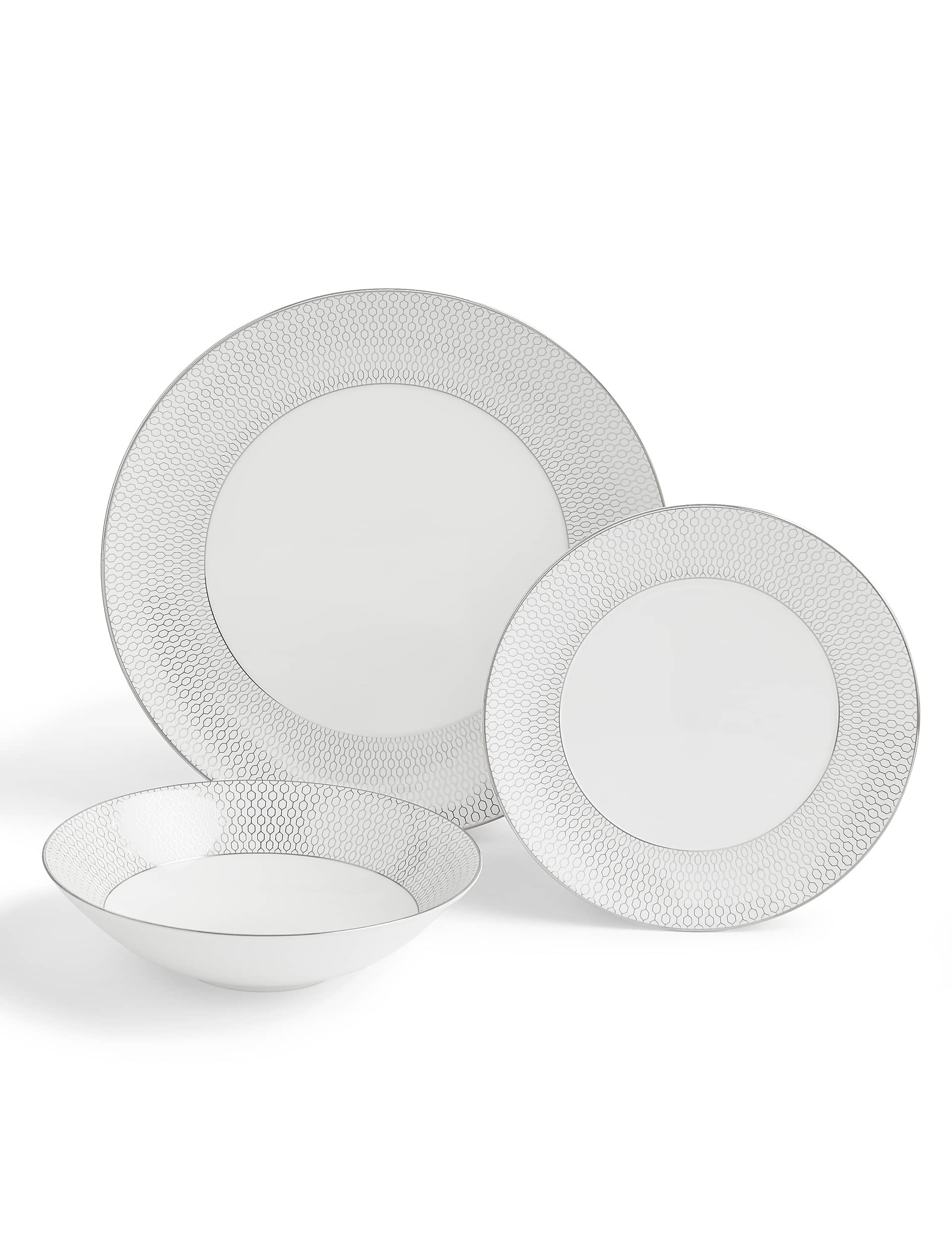 Wedgwood Gio Platinum 12-piece dinner set, UK version