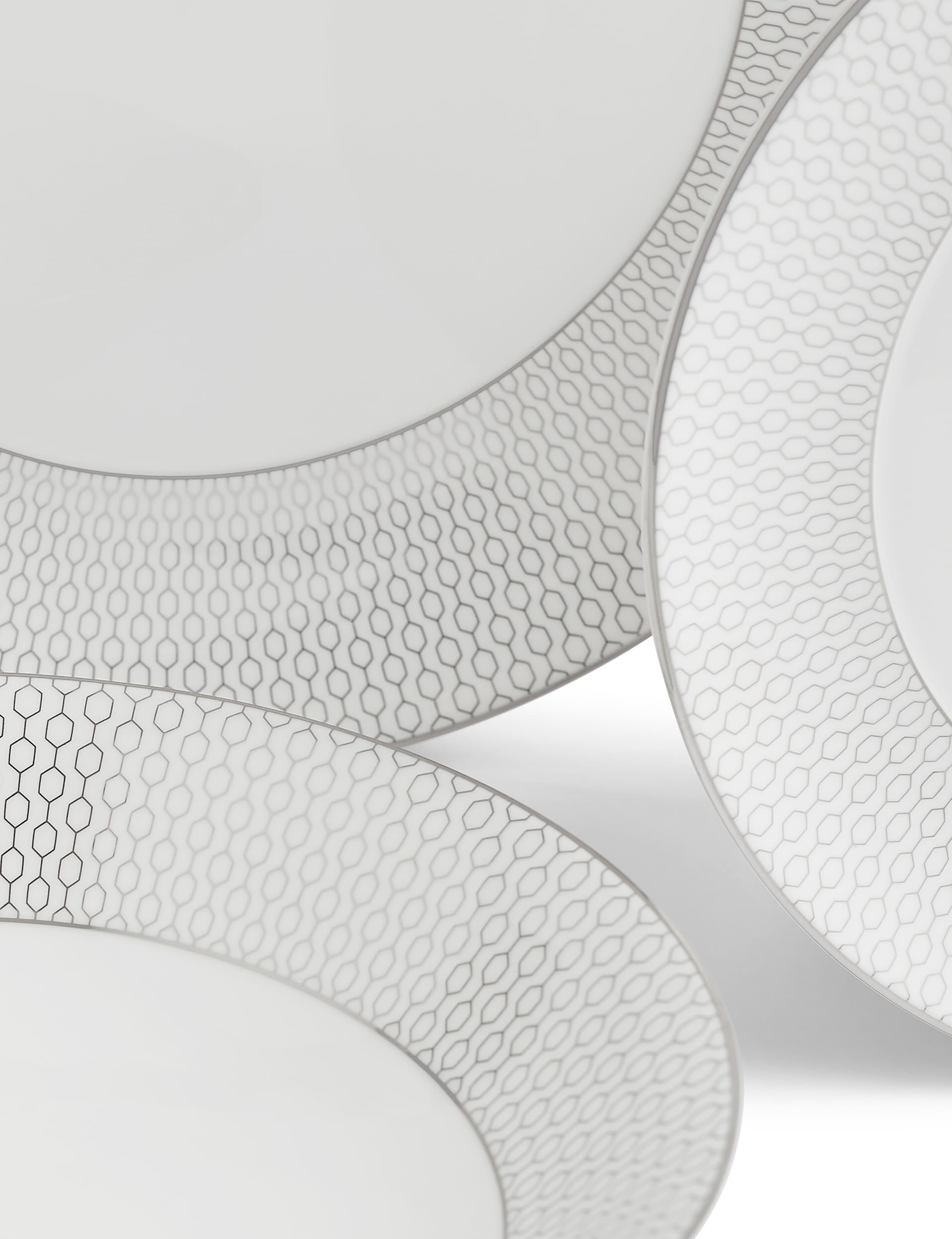 Wedgwood Gio Platinum 12-piece dinner set, UK version