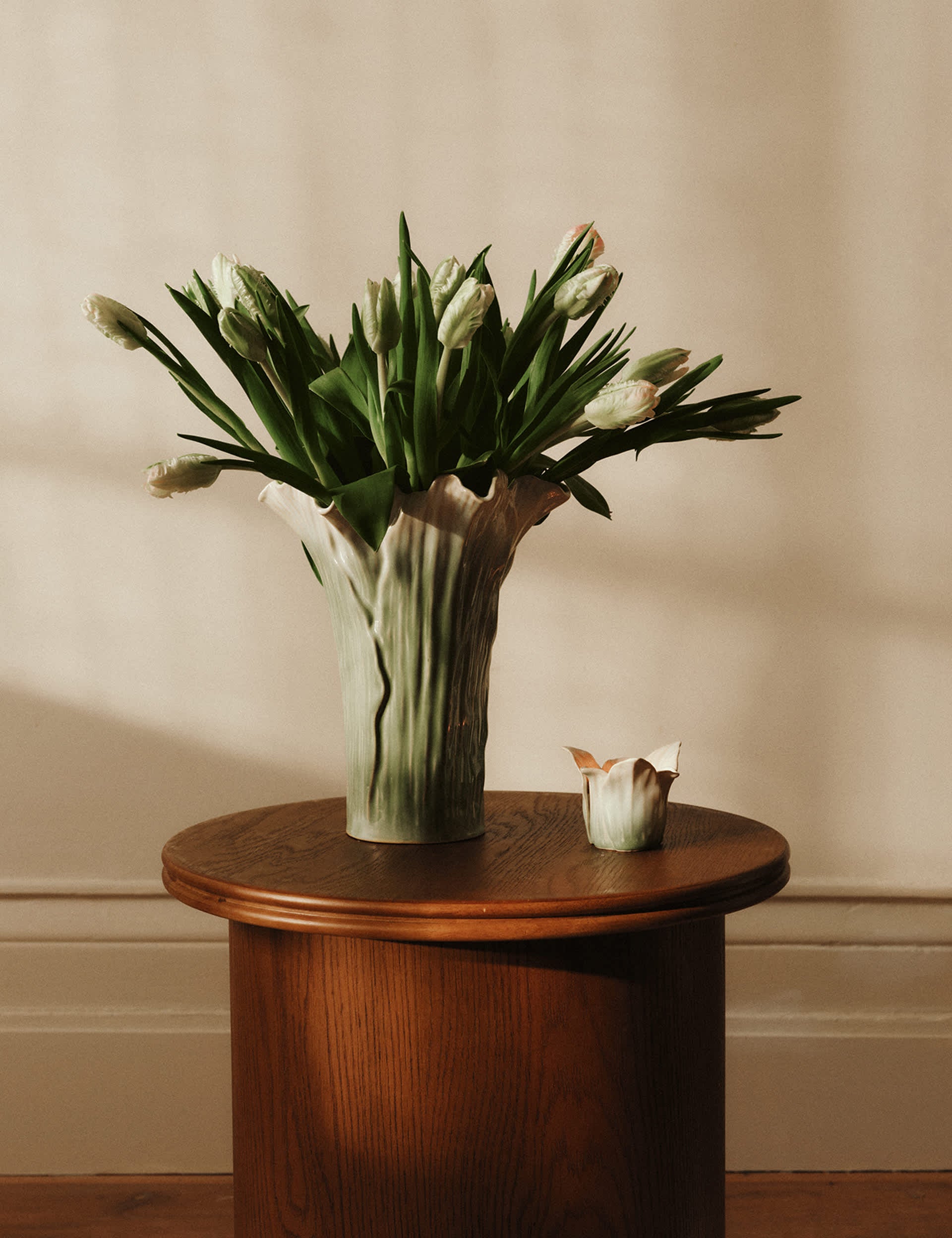 Handkerchief petal ceramic vase with reactive glaze - British product
