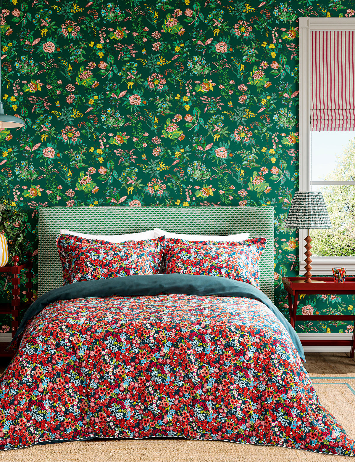 Harlequin wildflower meadow bedding set, UK version