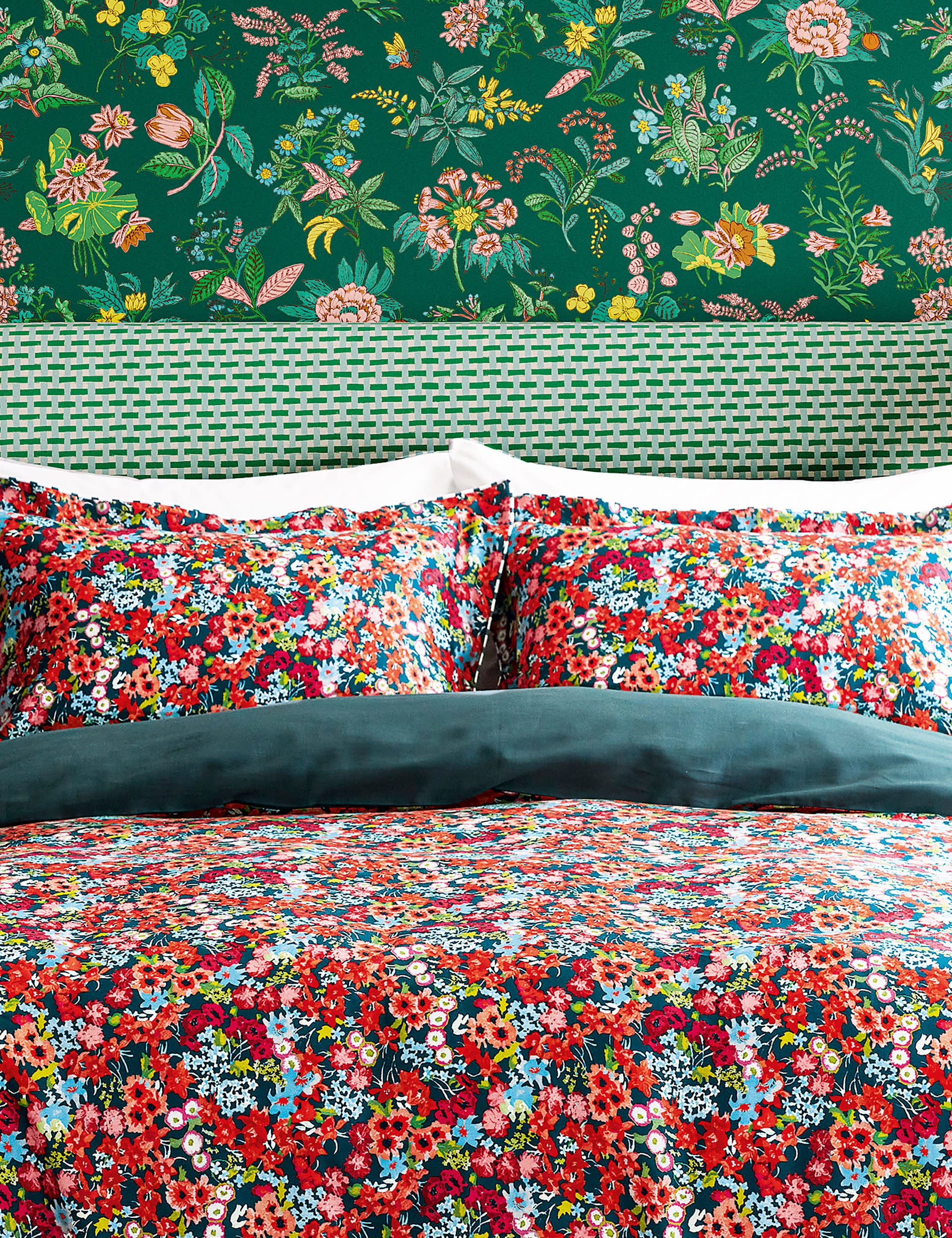 Harlequin wildflower meadow bedding set, UK version