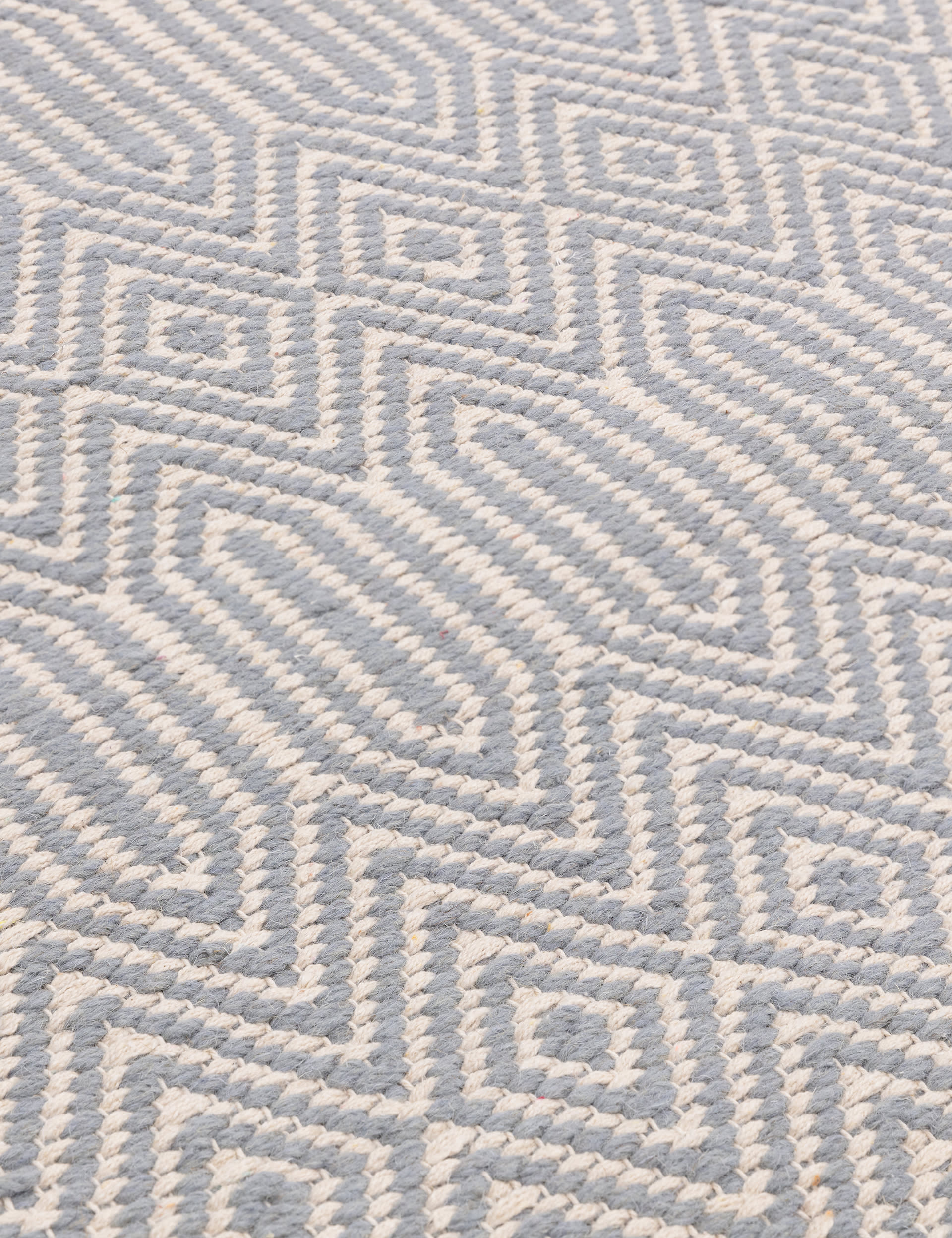 Geo Diamond rug geometric pattern 120x170cm, imported from the UK