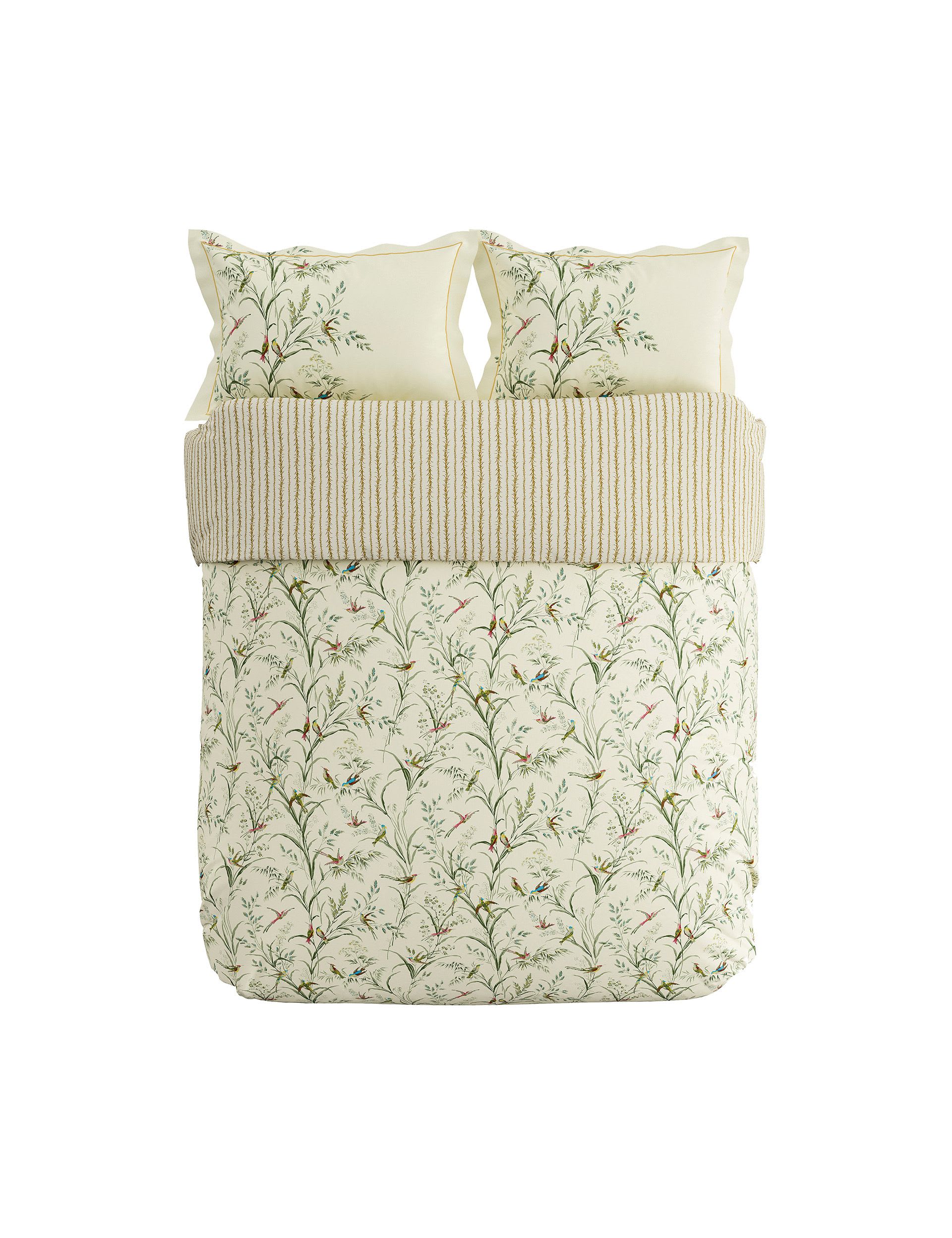Tuileries frilly bedding set in 100% cotton, imported from the UK