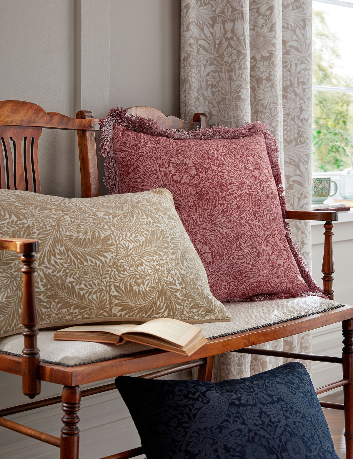 William Morris At Home marigold cotton cushion 50x50 cm, UK version