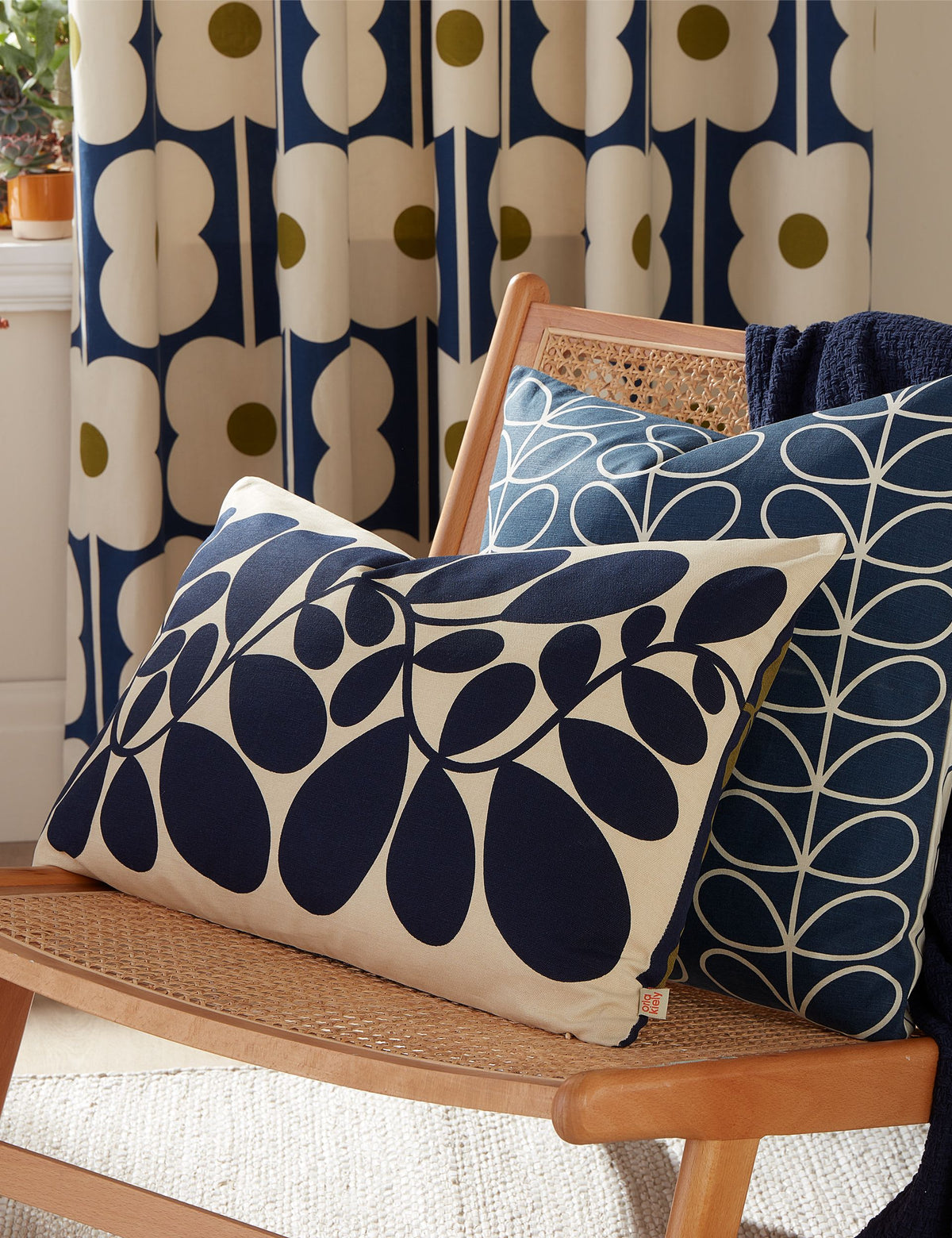 Orla Kiely sycamore stripe scatter cushion 40x60 cm, imported from the UK