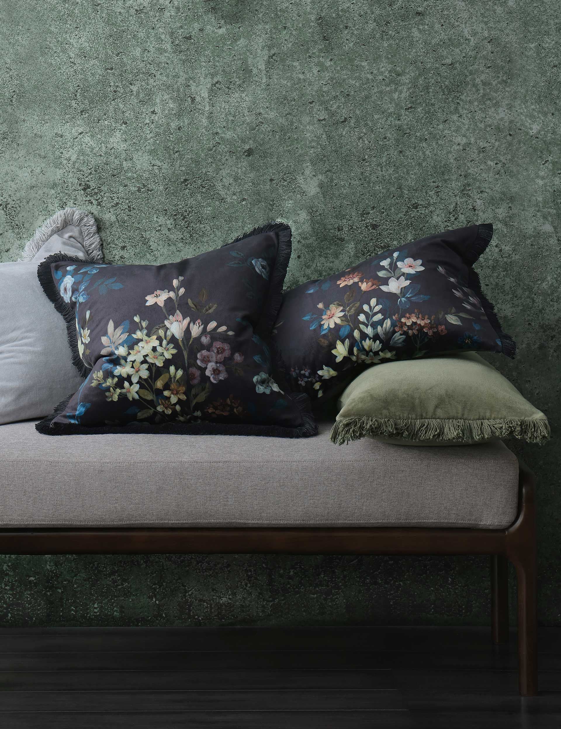 MM Linen velvet cushion floral 50cm, UK version