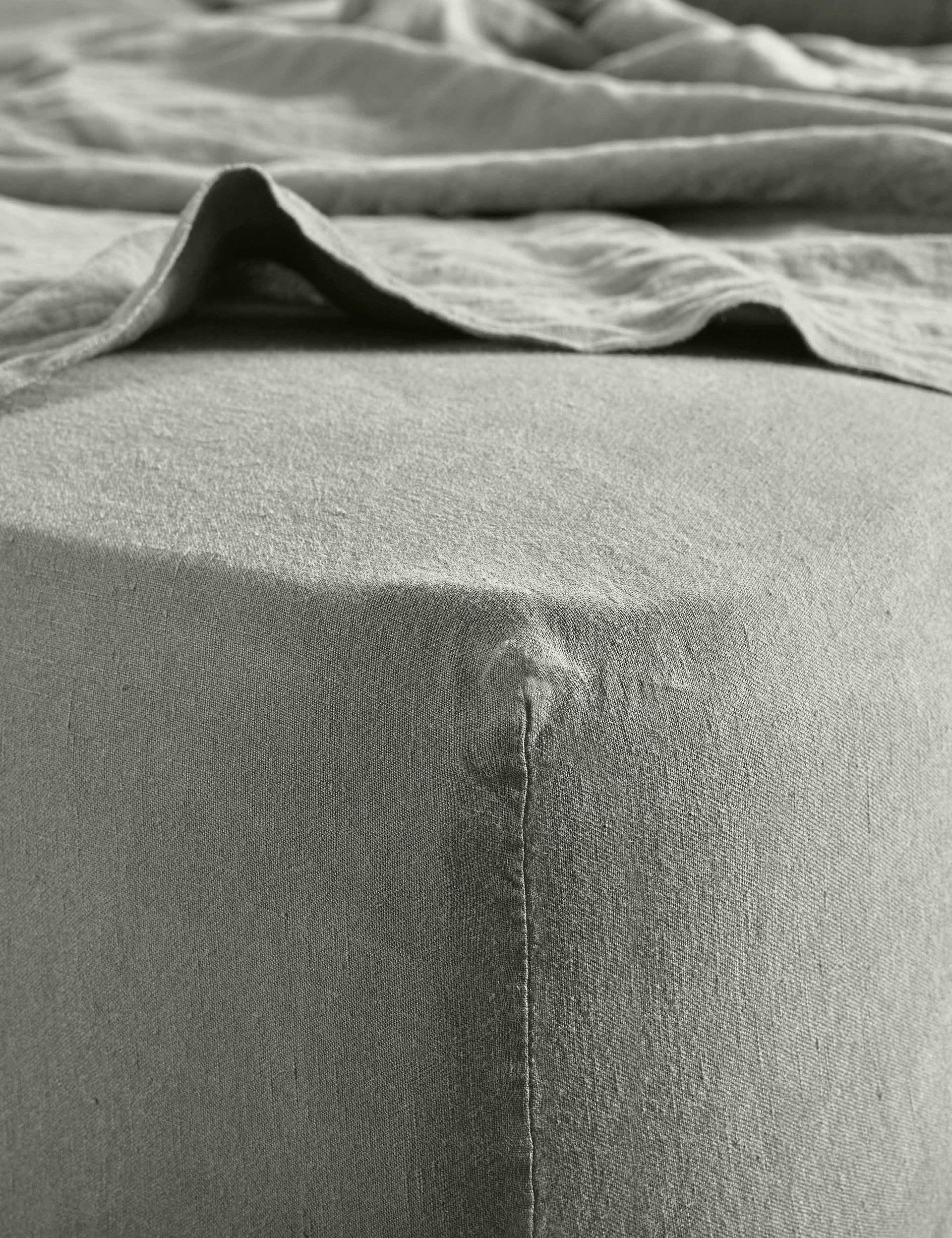 Bedfolk Pure Linen Washed Deep Fitted Sheet