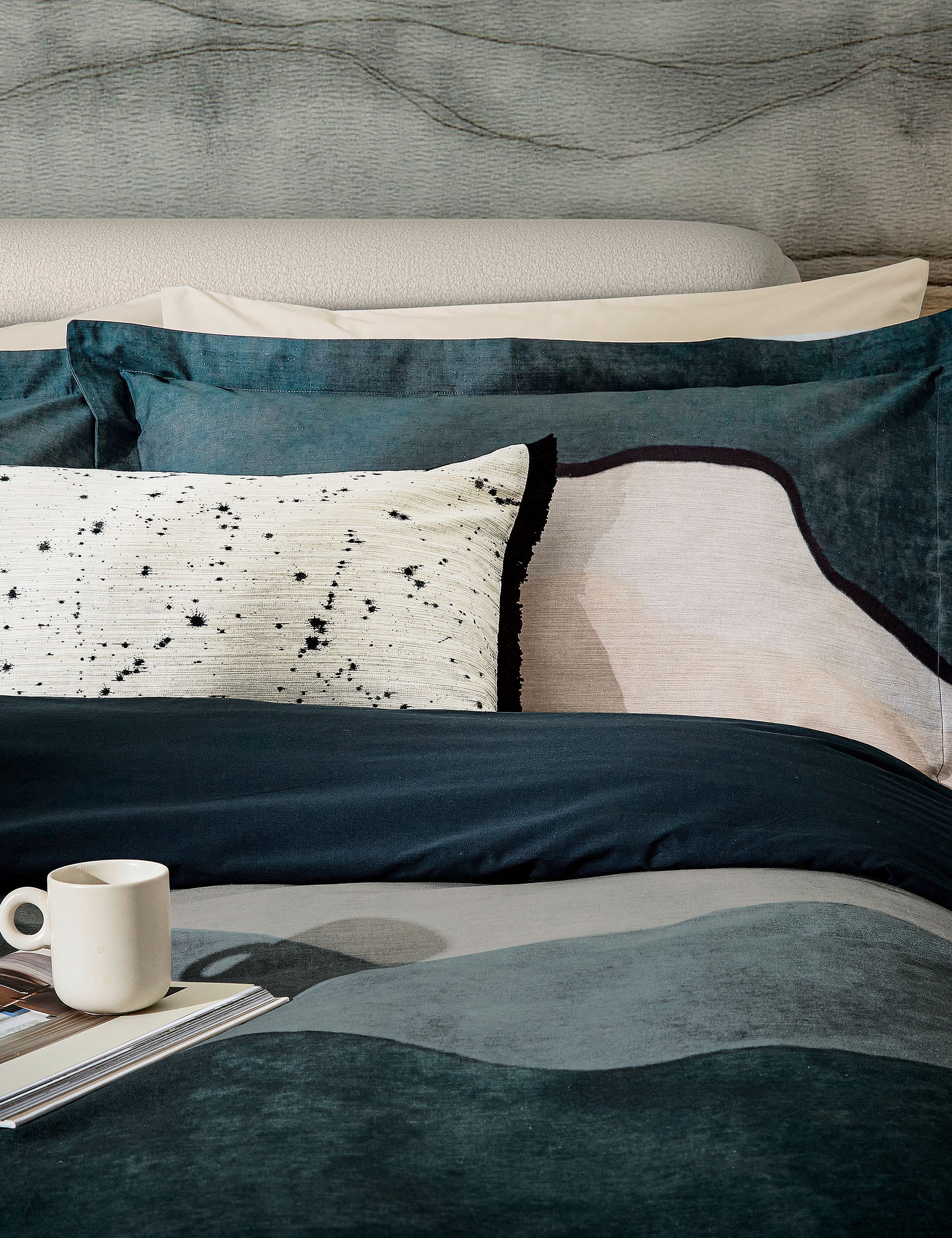 Harlequin Moho cushion 40x60cm, imported from the UK