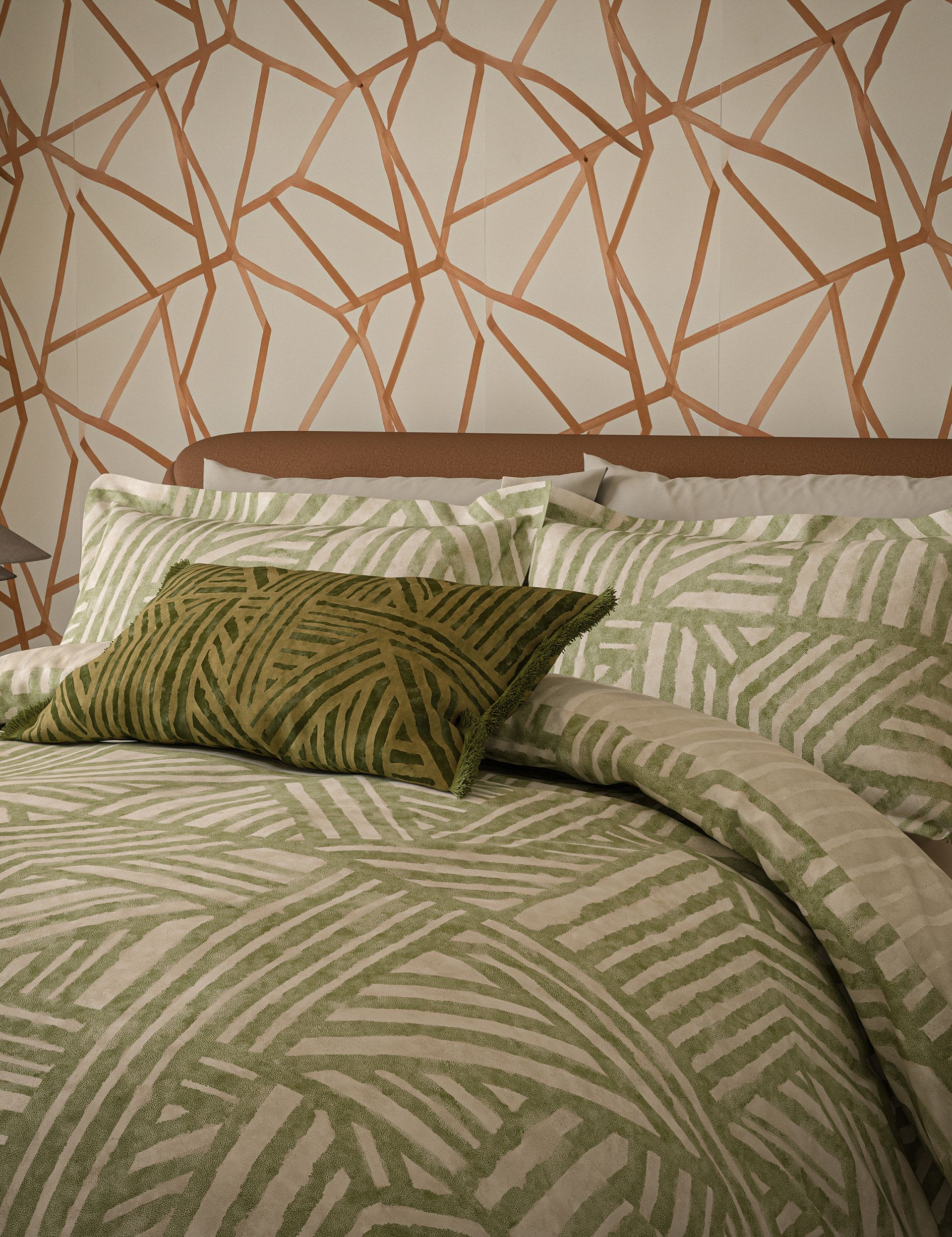 Harlequin Crater bedding set, imported from the UK