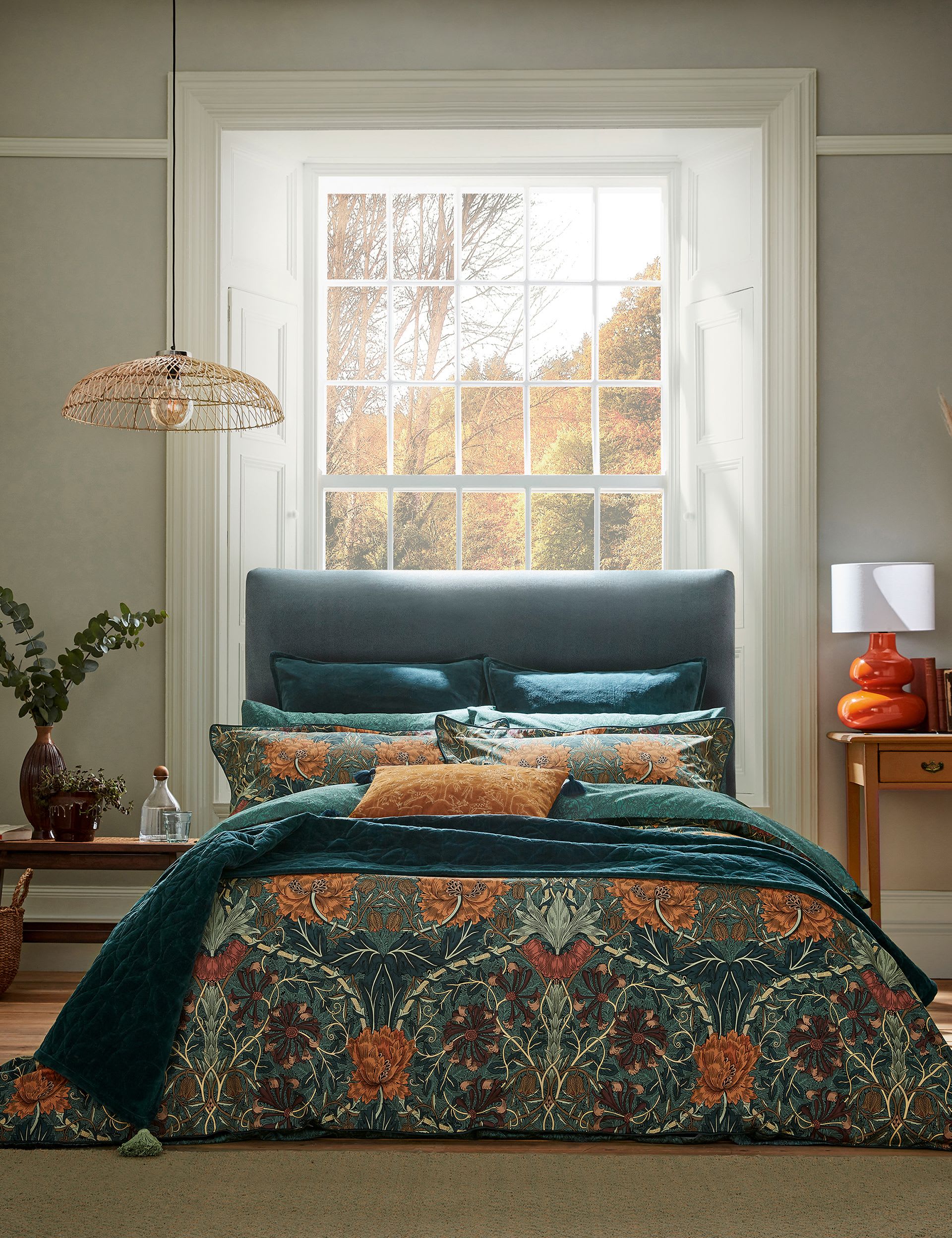 Morris & Co Honeysuckle & Tulip duvet cover, UK version