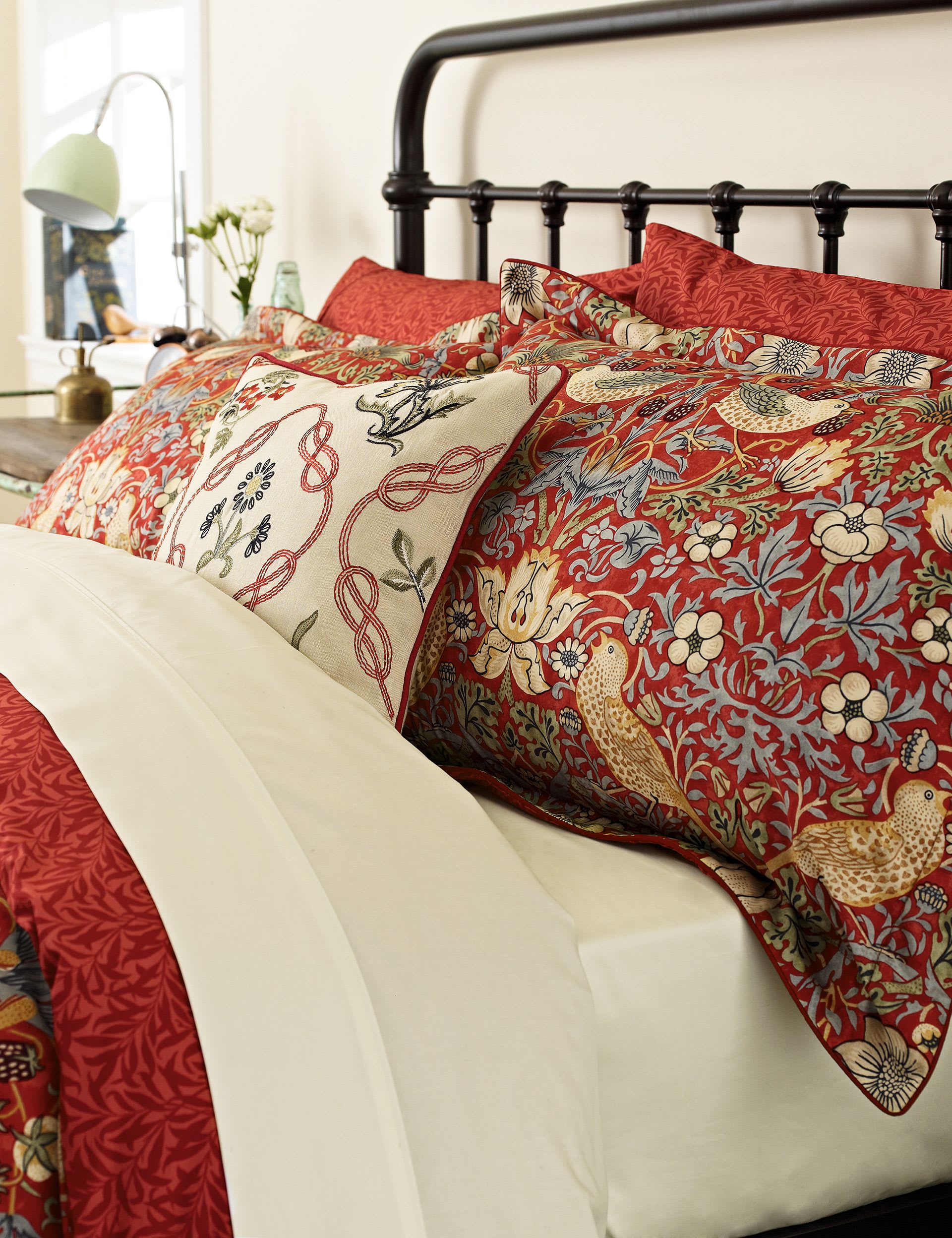 Morris & Co pure cotton Strawberry Thief bedding set, UK version
