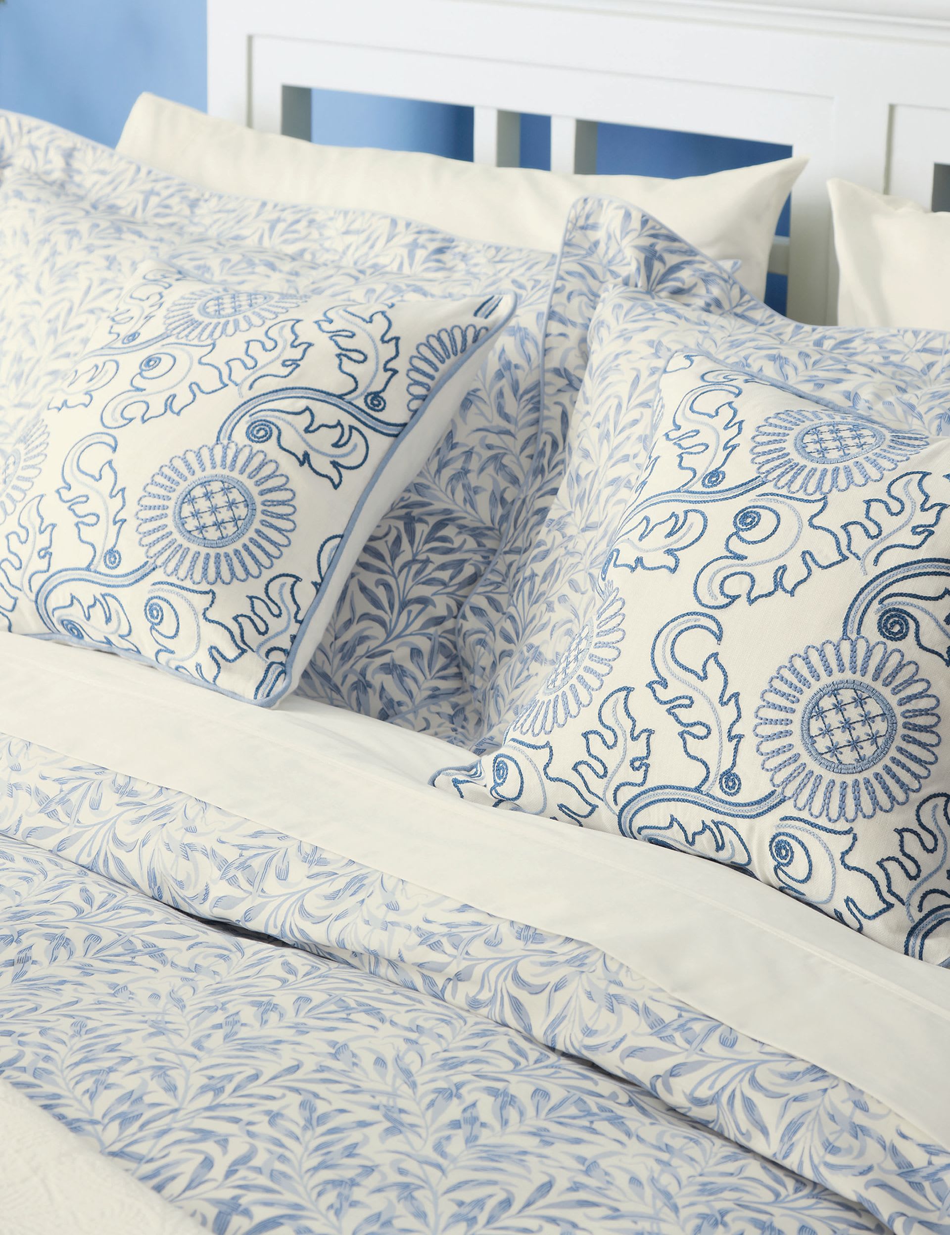 Morris & Co Willow Bough bedding set (British brand)