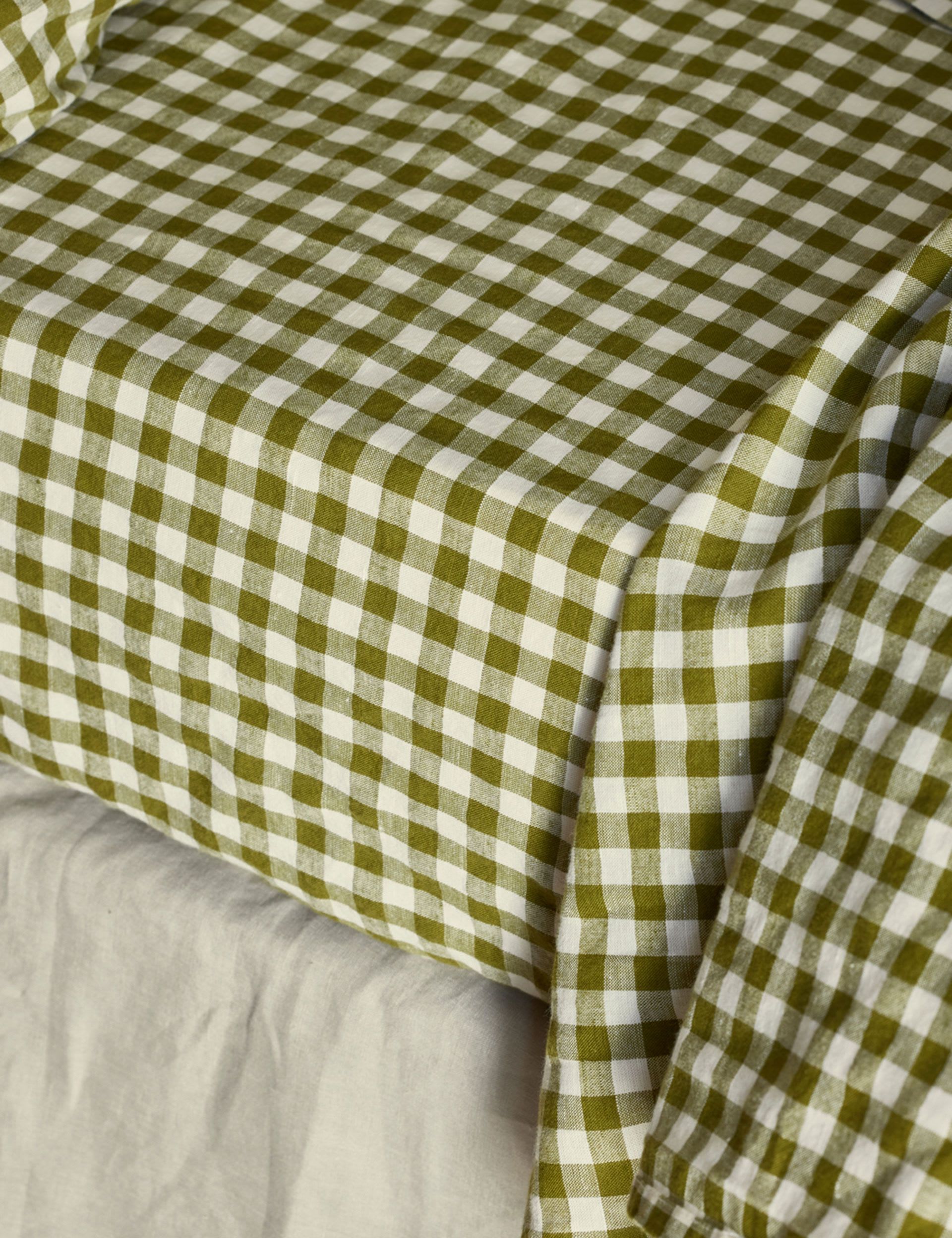Piglet in Bed linen rich gingham fitted sheet, imported from the UK