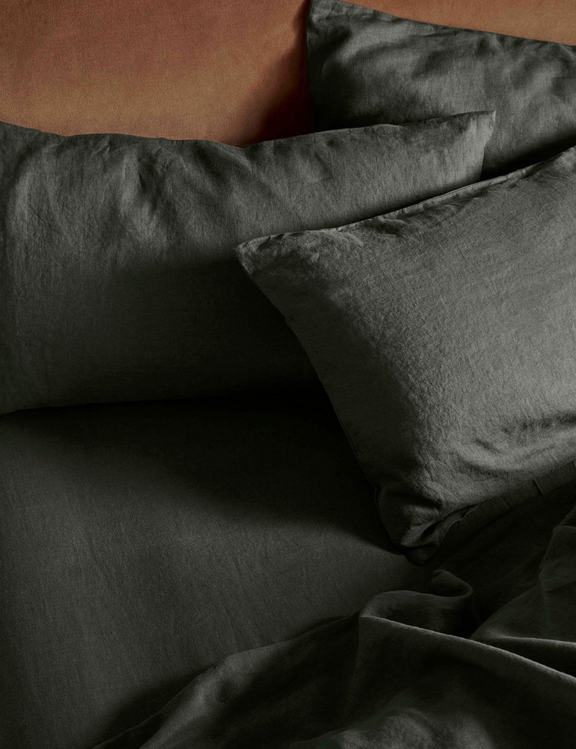 Piglet In Bed Pure Linen Fitted Sheet