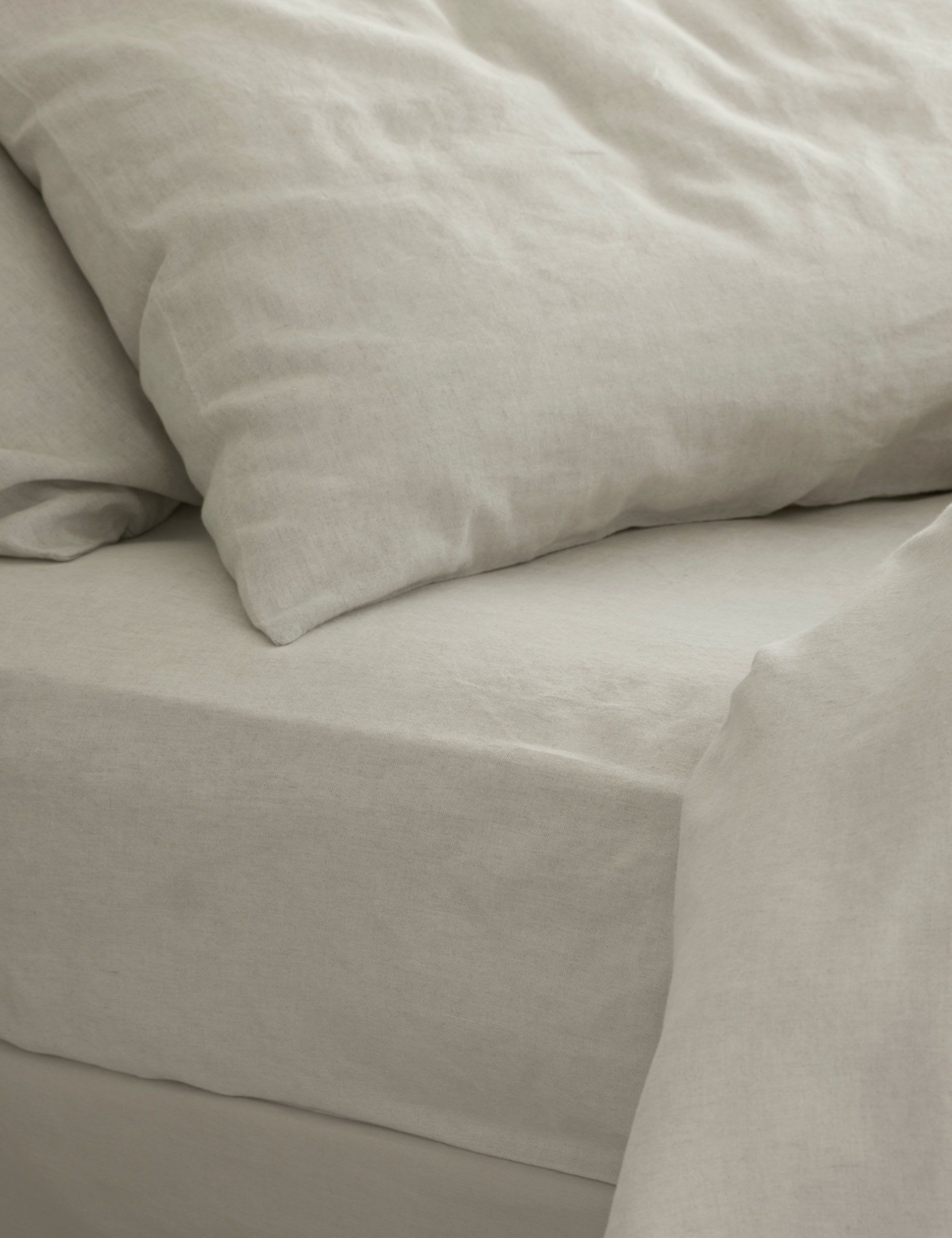 Piglet In Bed Pure Linen Fitted Sheet