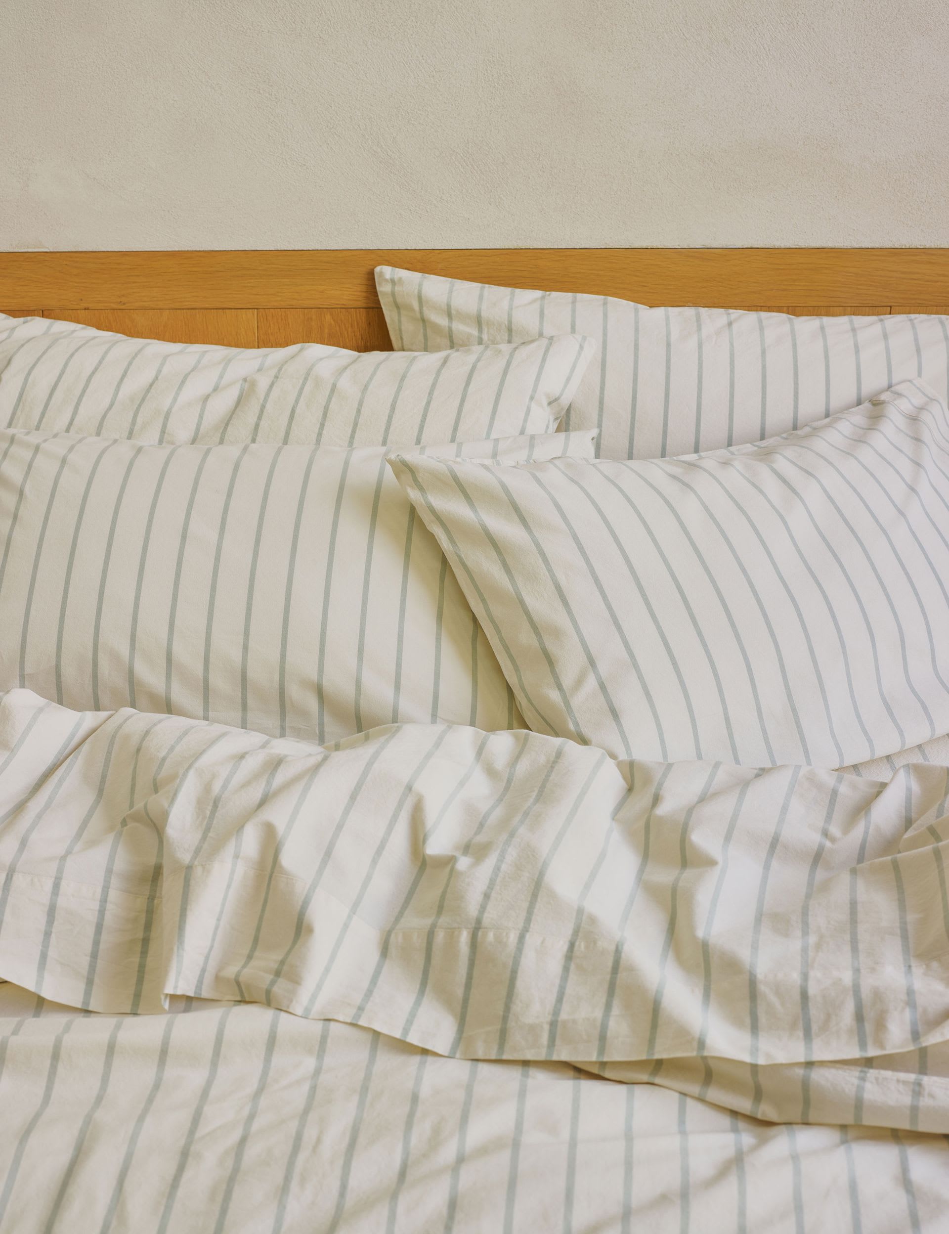 Piglet in Bed Slumber Stripe pillowcases 2 pack, UK version
