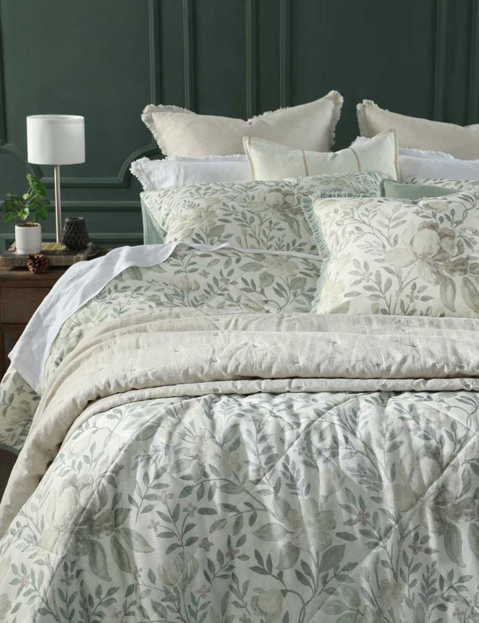 MM Linen cotton linen blend Whisper Quilted Bedding Set, UK version