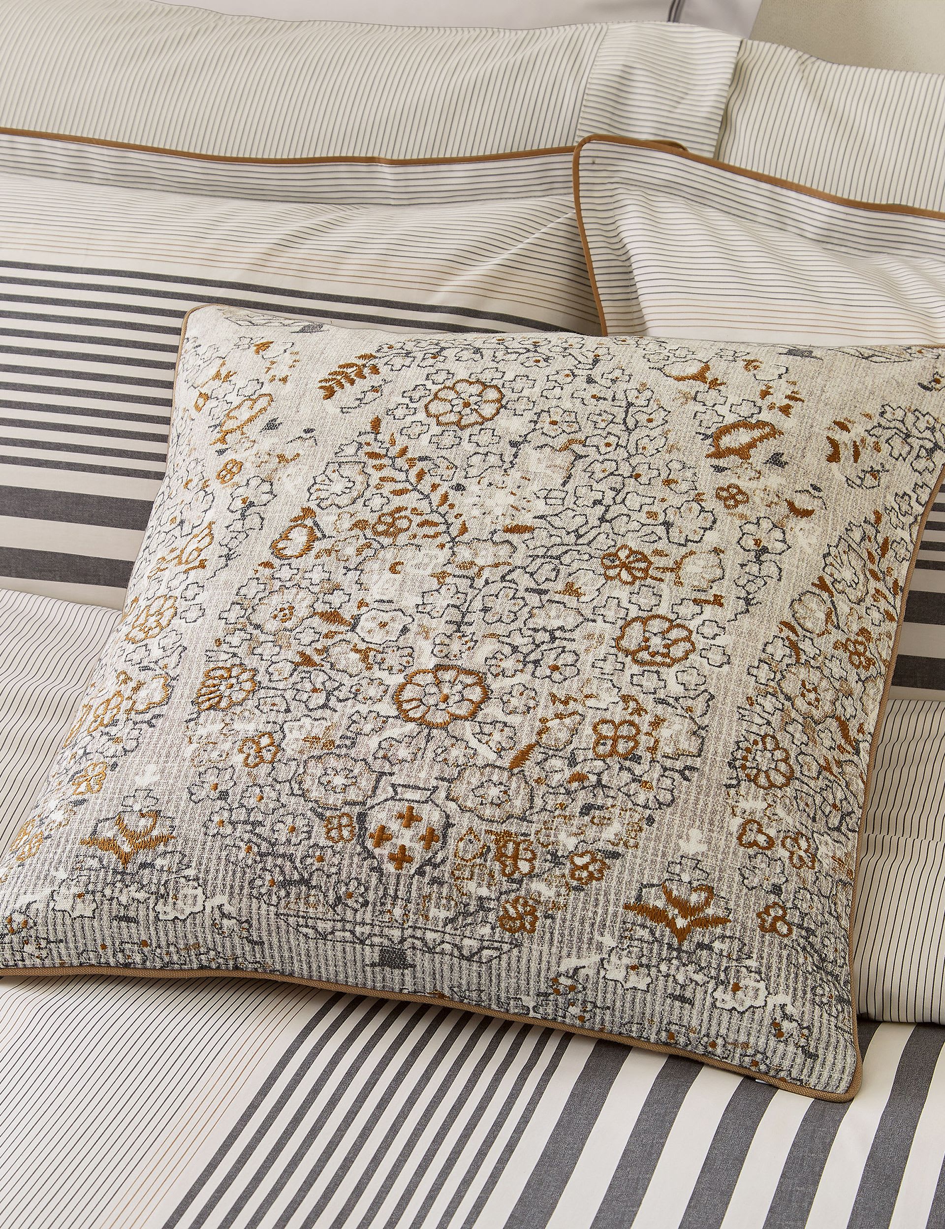 Bedeck of Belfast pure cotton cushion 50 cm, UK version