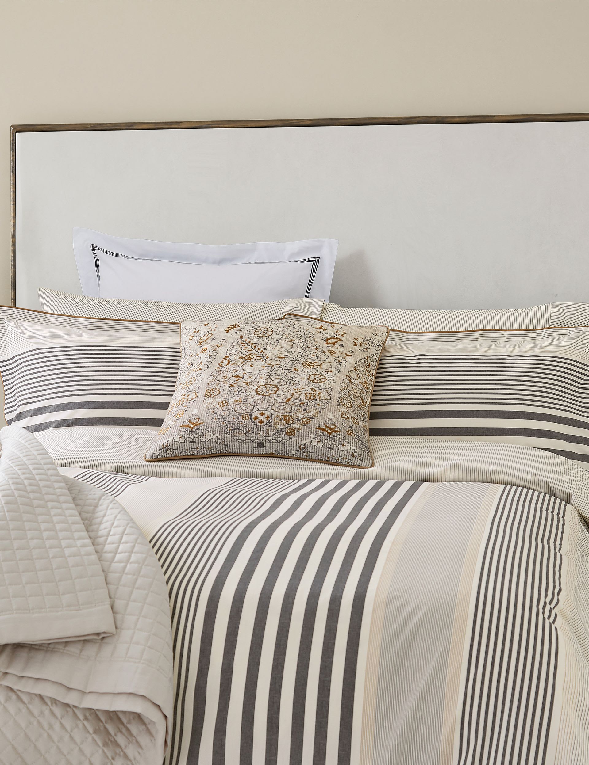 Bedeck of Belfast pure cotton cushion 50 cm, UK version