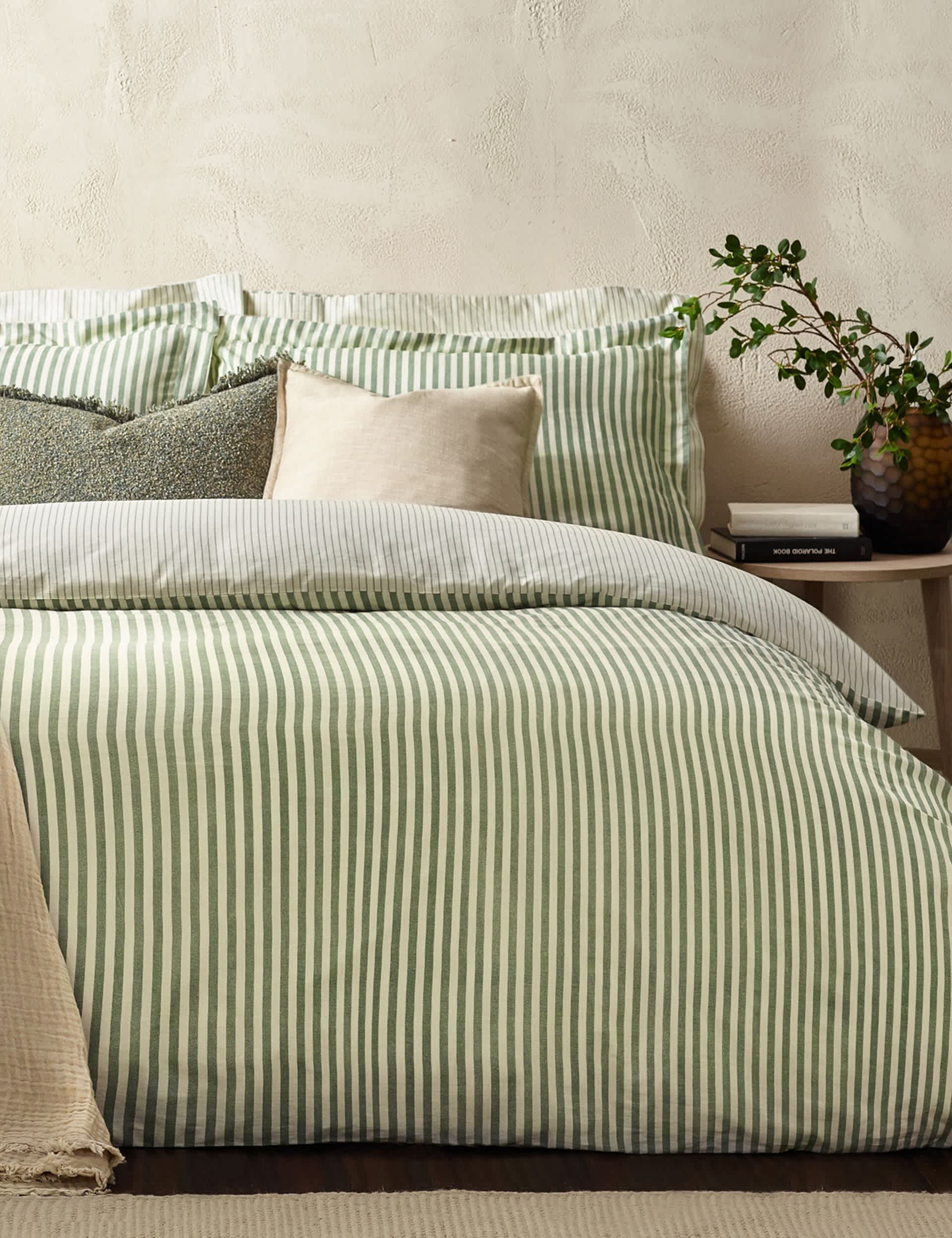 YARD Pure Cotton Striped Fitted Sheet