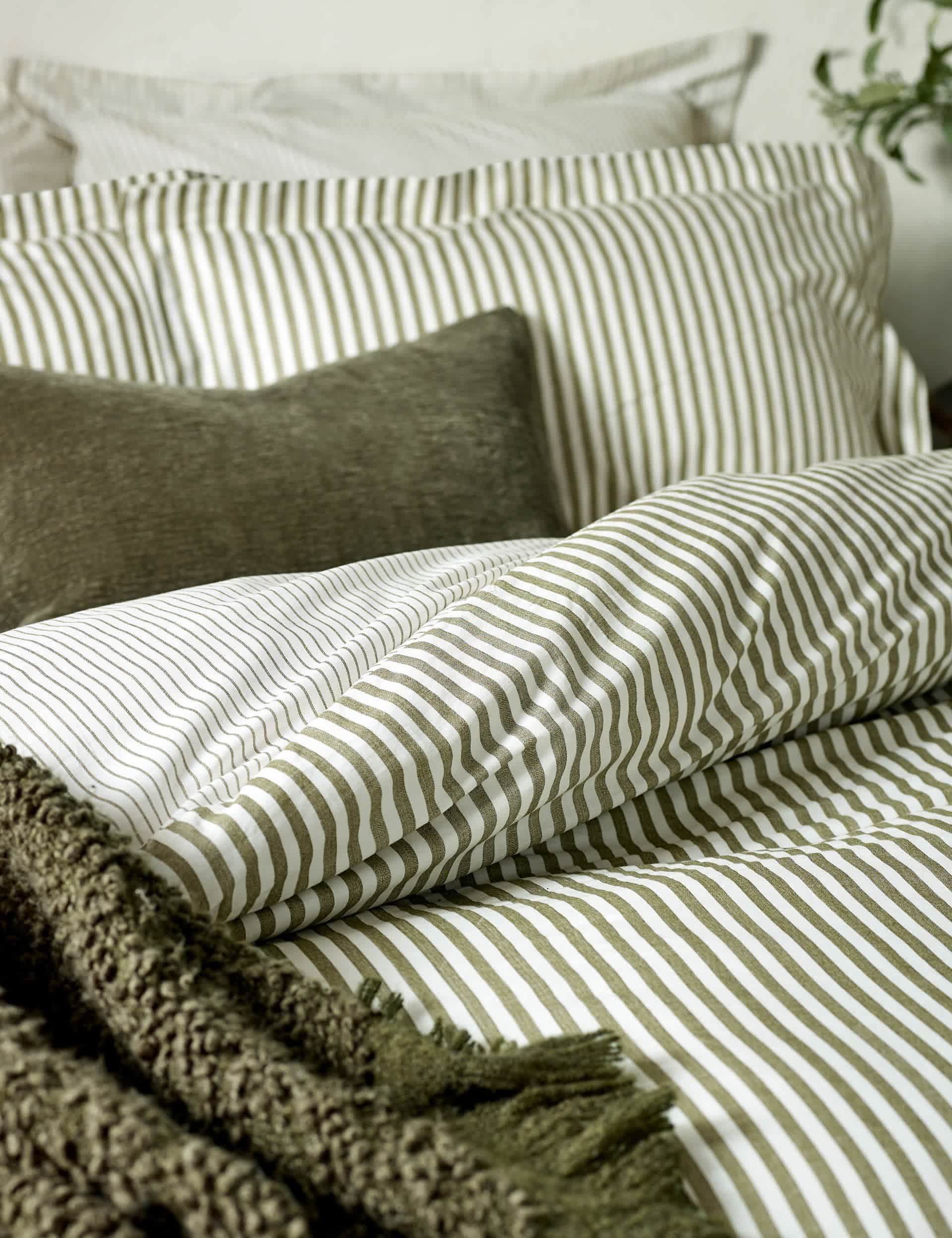 YARD Pure Cotton Striped Fitted Sheet