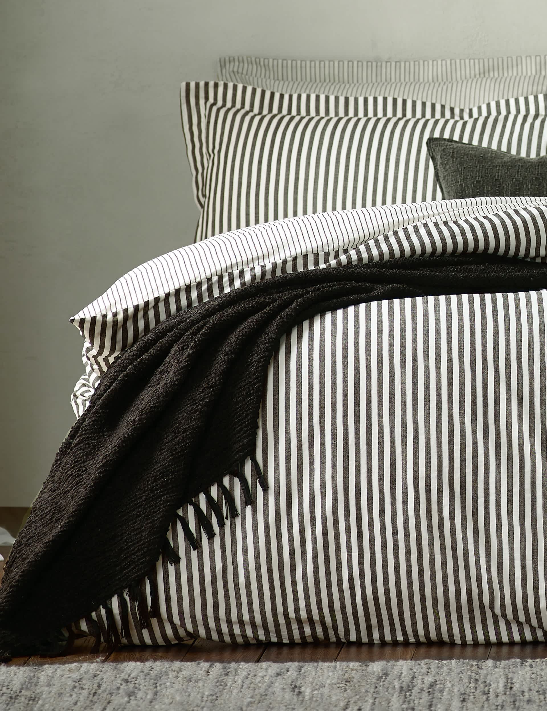 Yard Hebden striped cotton reversible bedding set, UK version