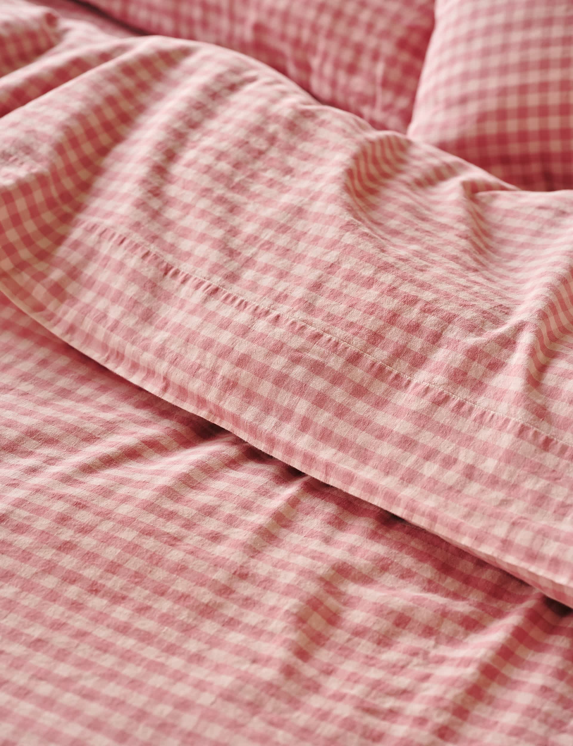 Piglet in Bed linen rich gingham flat sheet, UK version