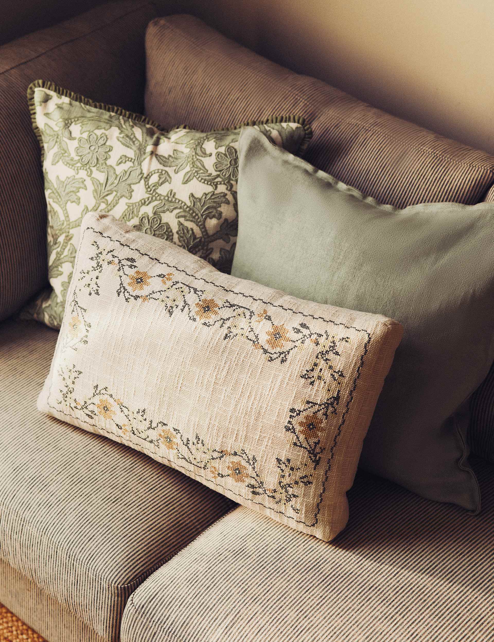 Cushion with floral stitch design 55cm, UK version