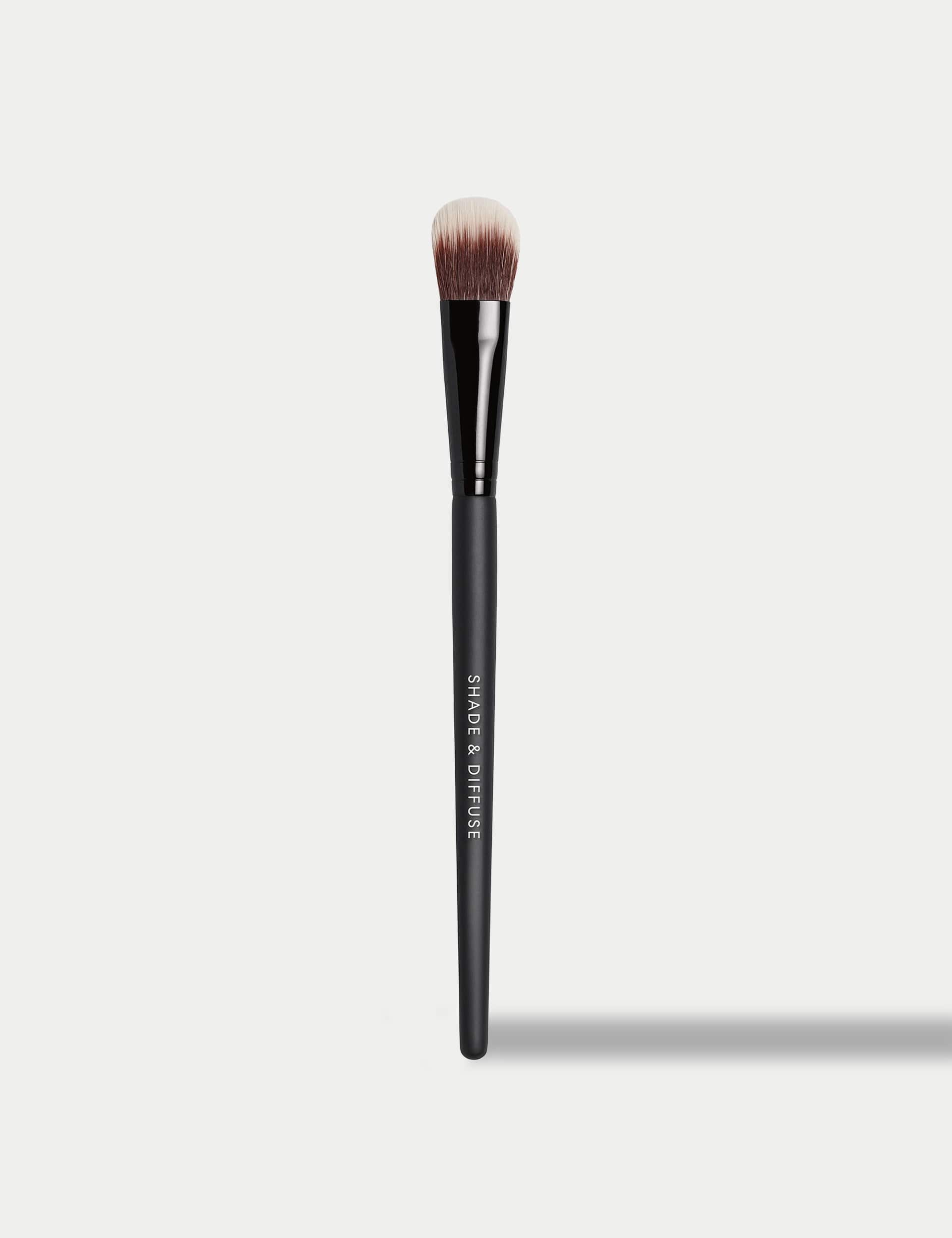 bareMinerals Shade & Diffuse Eye Brush (British brand)