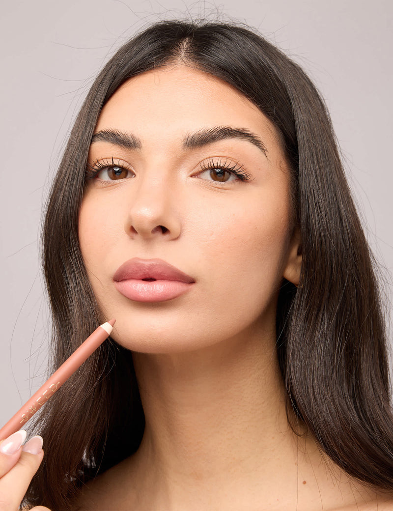 Elisa Maino lip liner Margarita 1.2g, imported from the UK