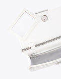 Carvela Clutch Bag mit Verzierungen und Kettenriemen