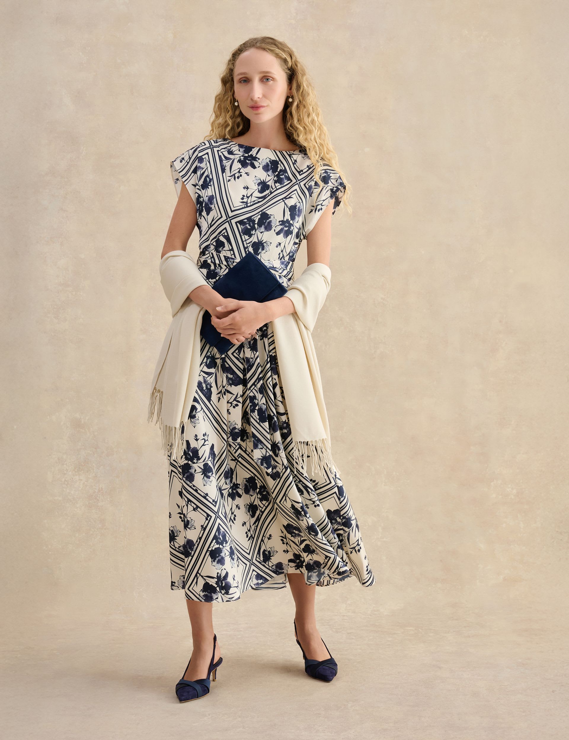 Hobbs fringed scarf in super-soft blend - British product