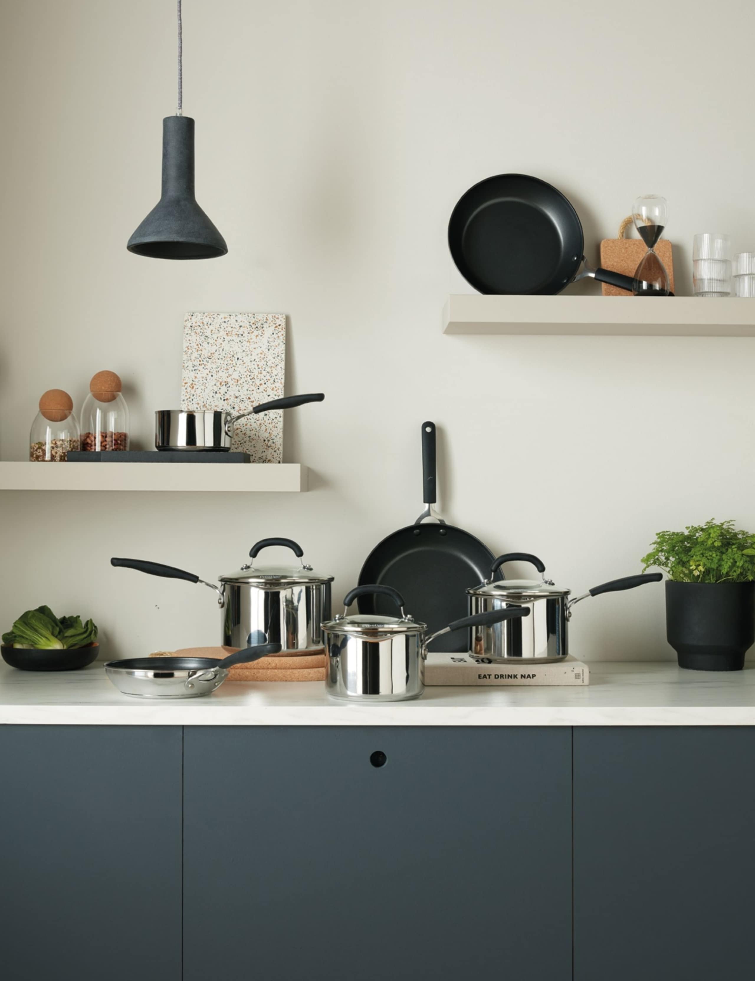 Prestige non-stick frying pan 21cm, UK version