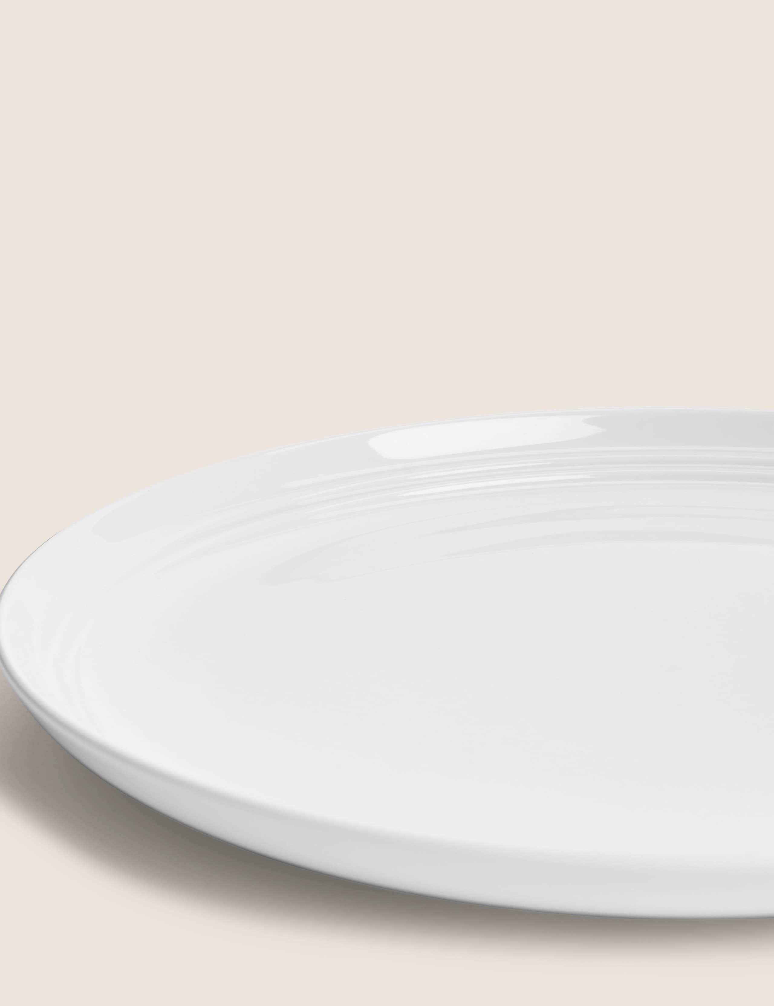 Marlowe porcelain dinner plate - British product