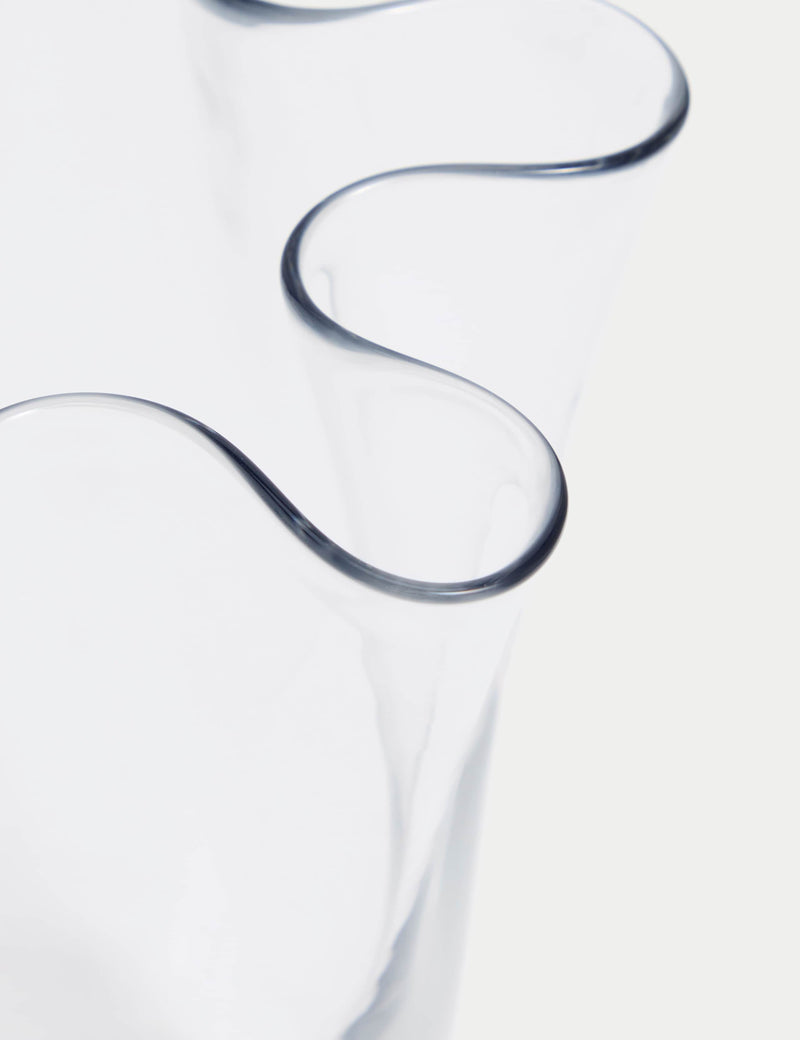 Glass handkerchief vase medium - British product