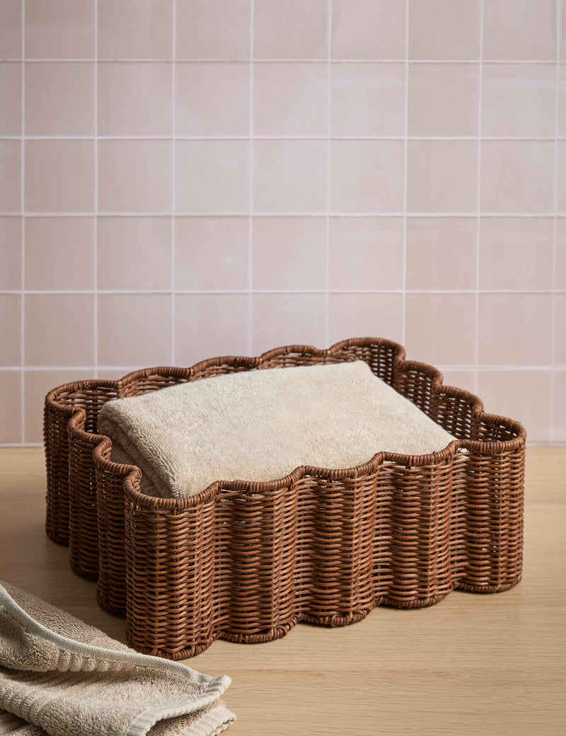 Scalloped rattan tray medium size 34x28 cm (British brand)