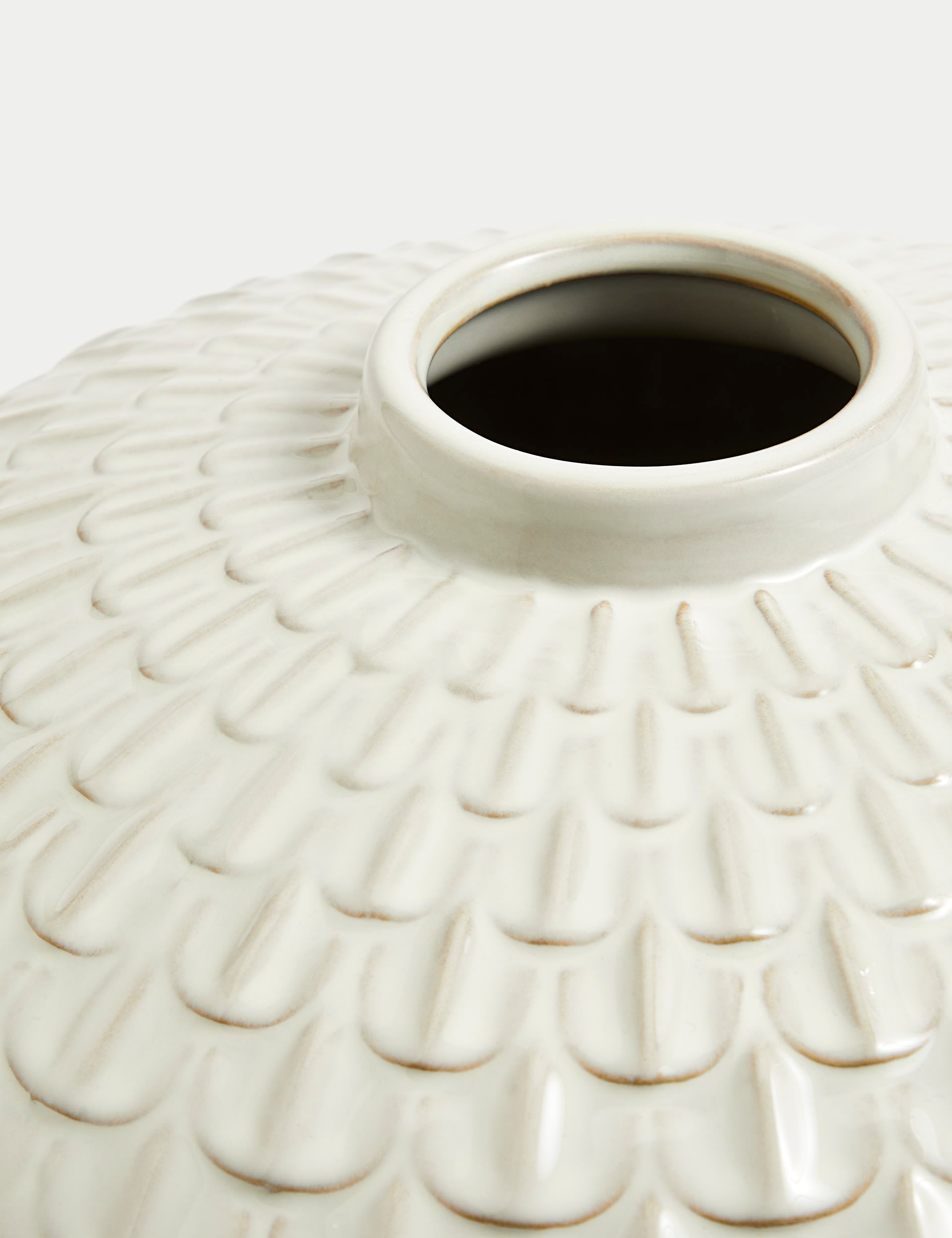 White Scallop Textured Vase 21cm, imported from the UK