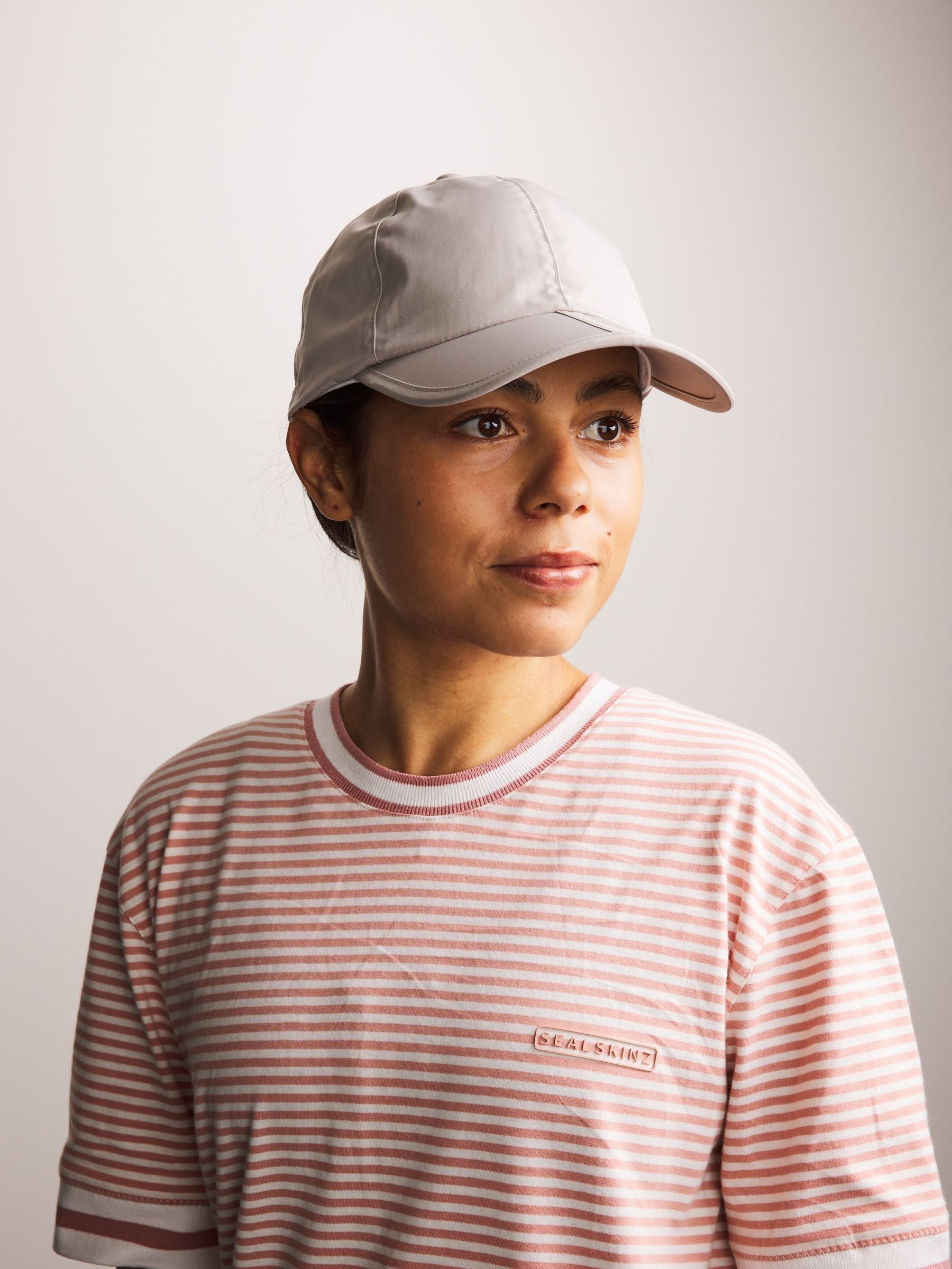 Sealskinz Cream Salle waterproof foldable peak cap (British brand)