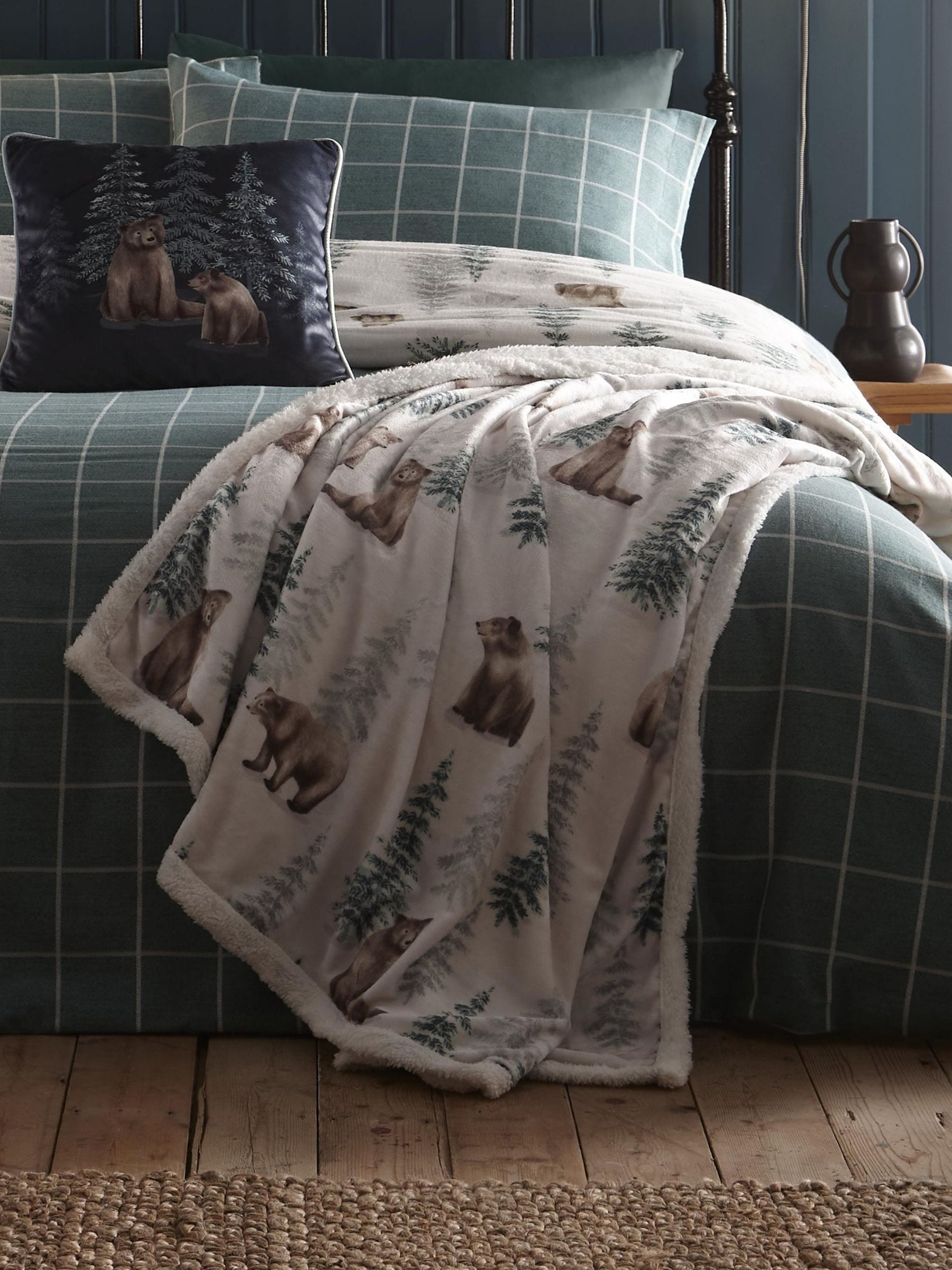 Dreams & Drapes bear plush fleece bedspread 150x200cm (British brand)